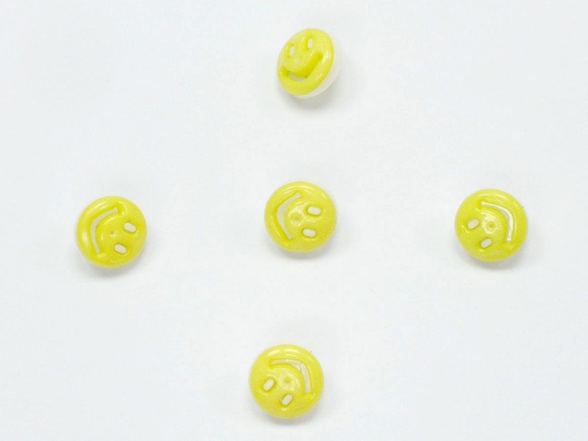 5 Smiling Face Figure Buttons Multicolor Green, White 15mm long