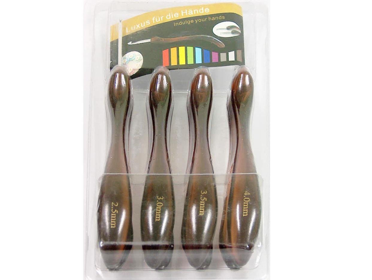 8 Sizes Ergonomic Crochet Hook Set Brown