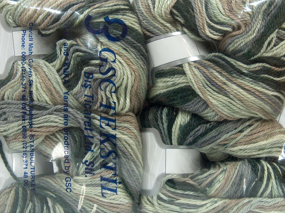 Alpaca Light Magic Black, Cream, Light Lilac