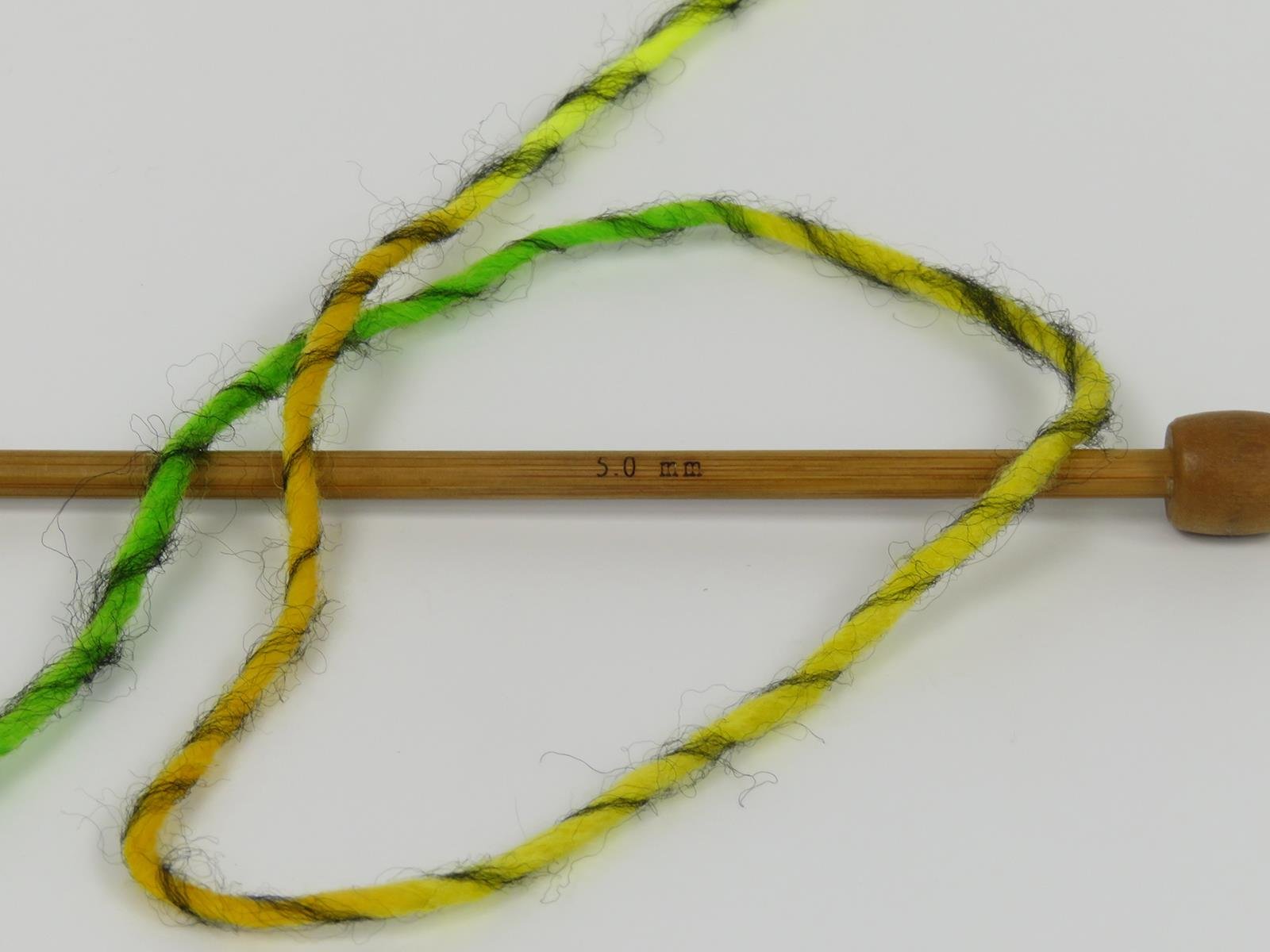 Armonia Lana Black, Gold, Green Shades