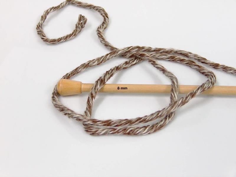 Atlas Jumbo Brown, White