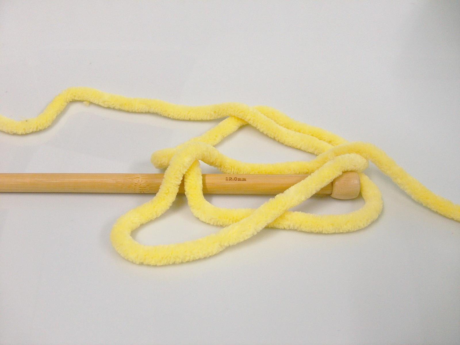 Chenille Superbulky Yellow