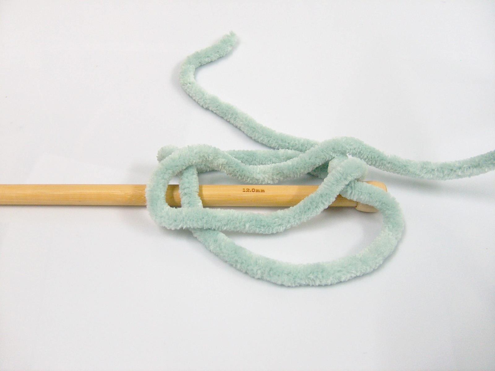 Lot of 2 x 200gr Skeins Ice Yarns CHENILLE SUPERBULKY (100% MicroFiber) Yarn Mint Green