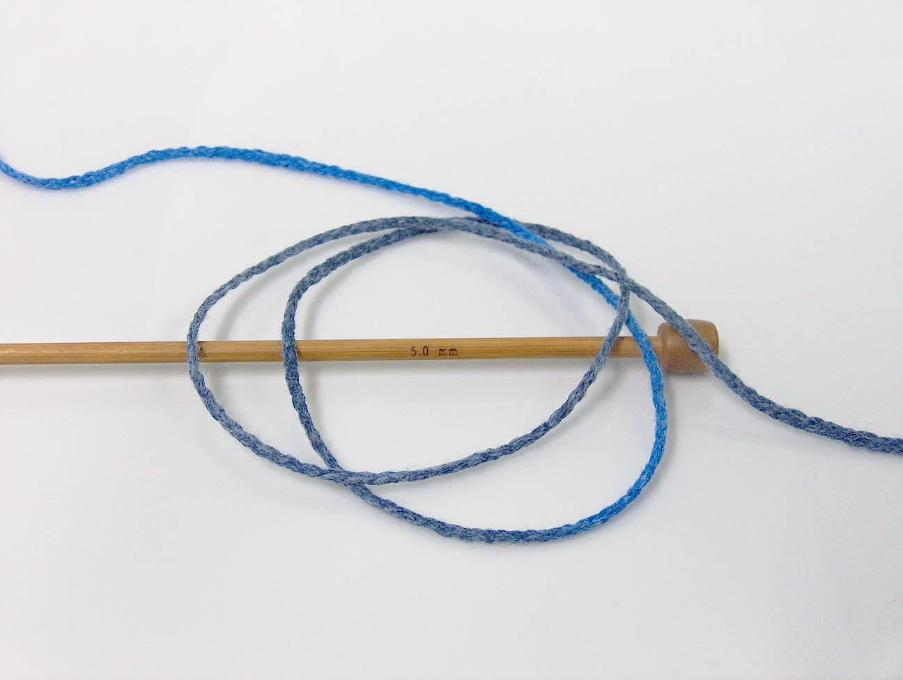 Saver Chain Color White, Salmon, Blue Shades