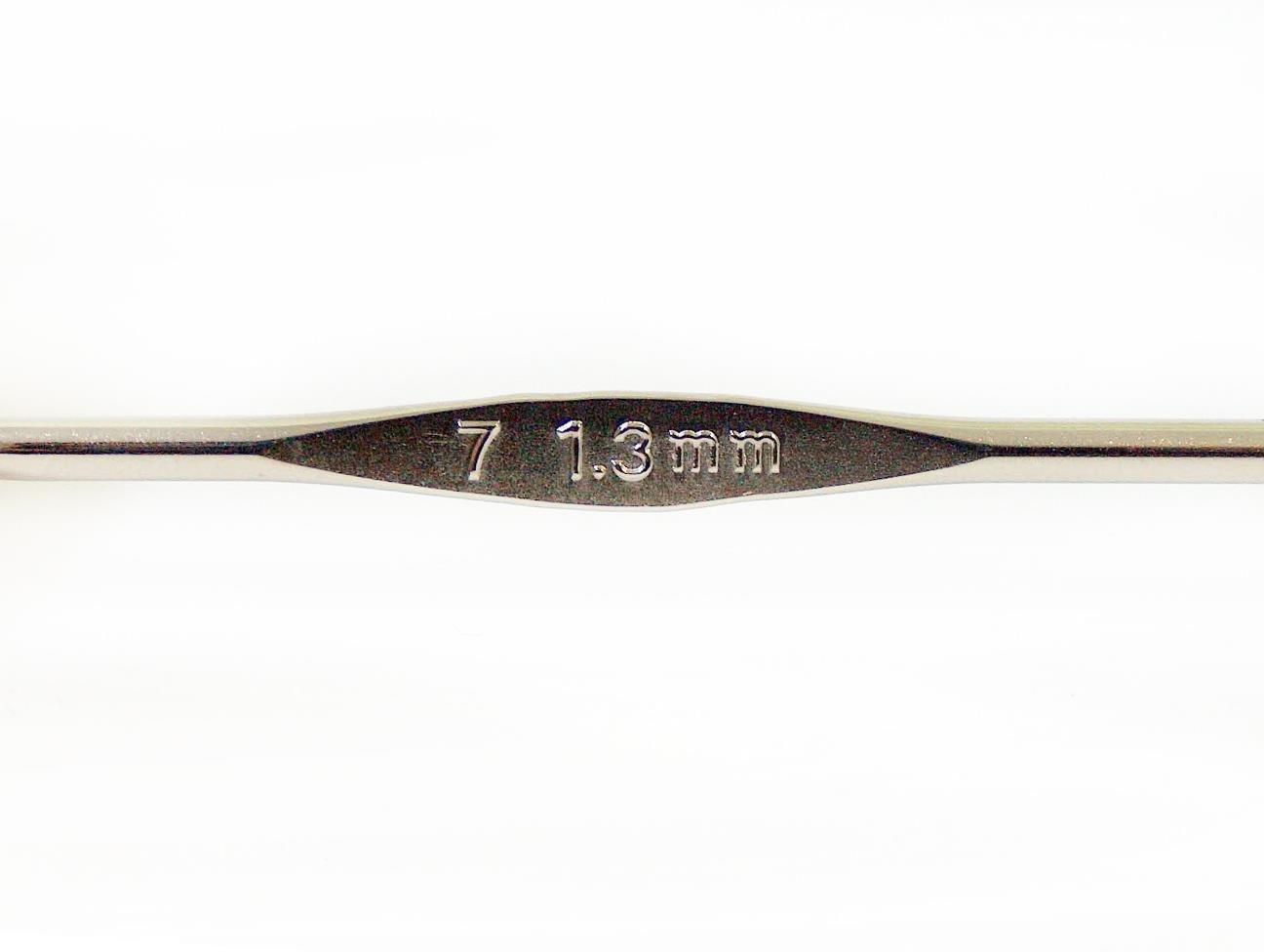 Tulip Metal Crochet Hook . #7 - 1.30 mm