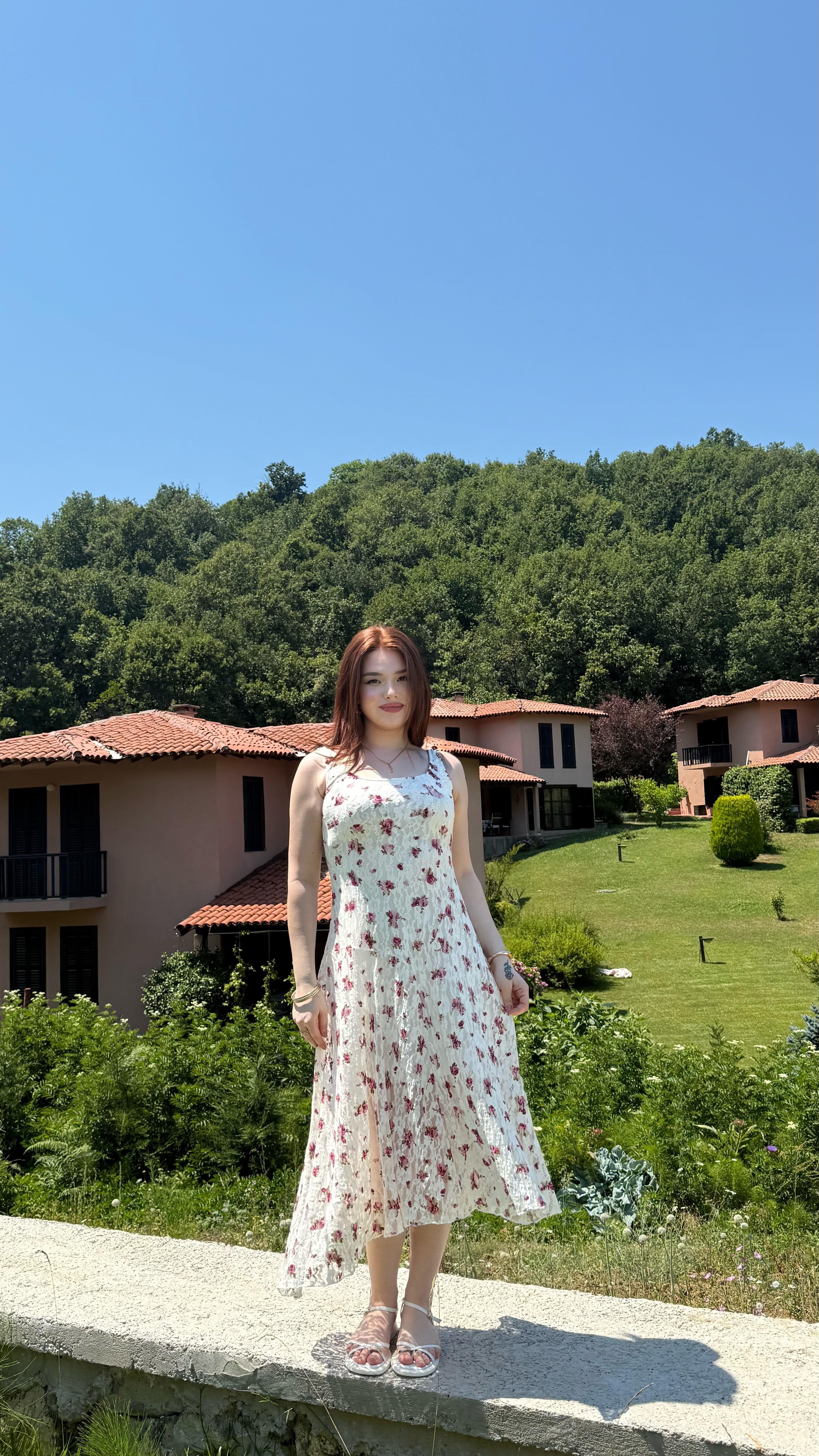 Adel Dantelli Güllü Elbise Beyaz