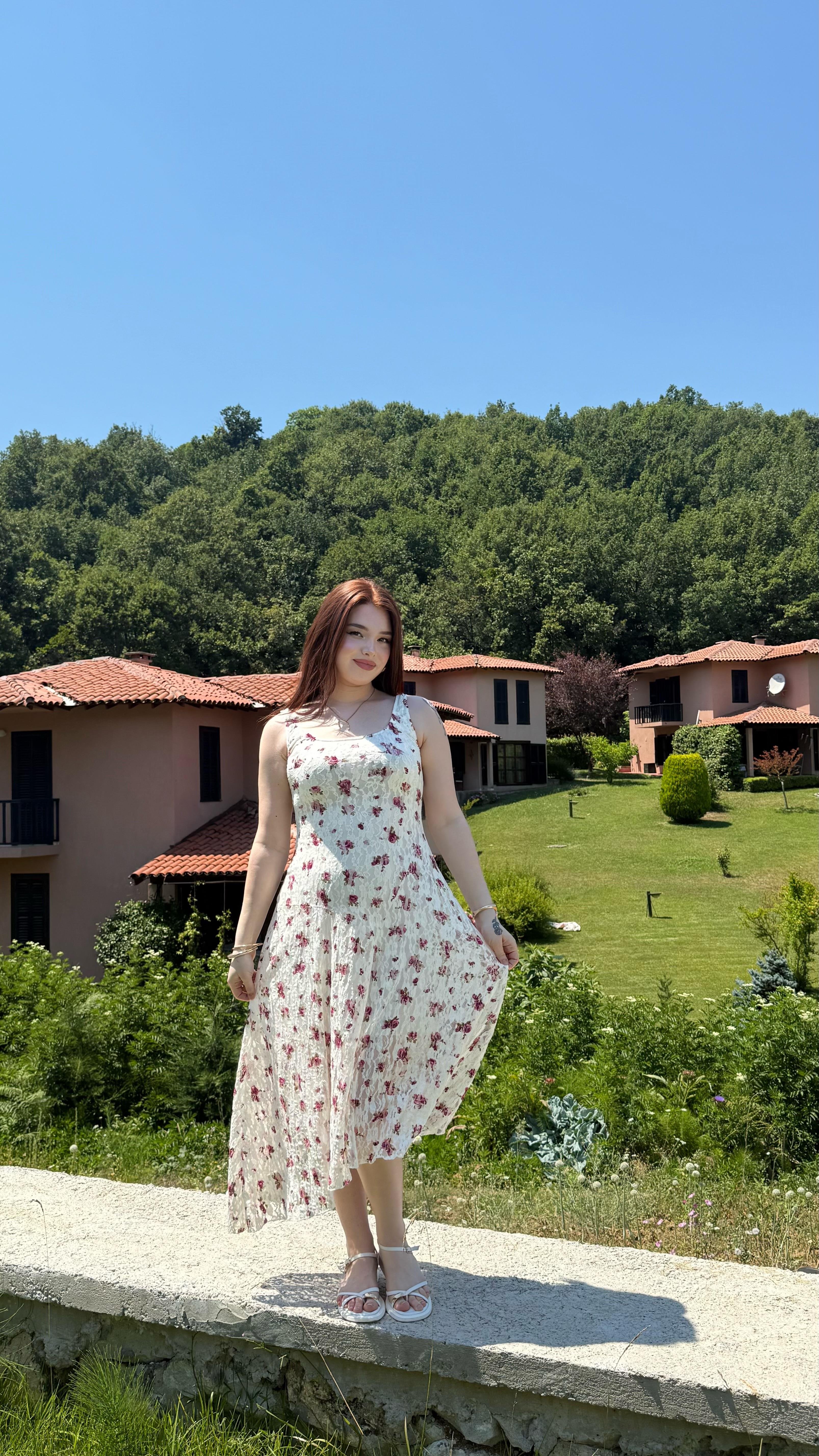 Adel Dantelli Güllü Elbise Beyaz