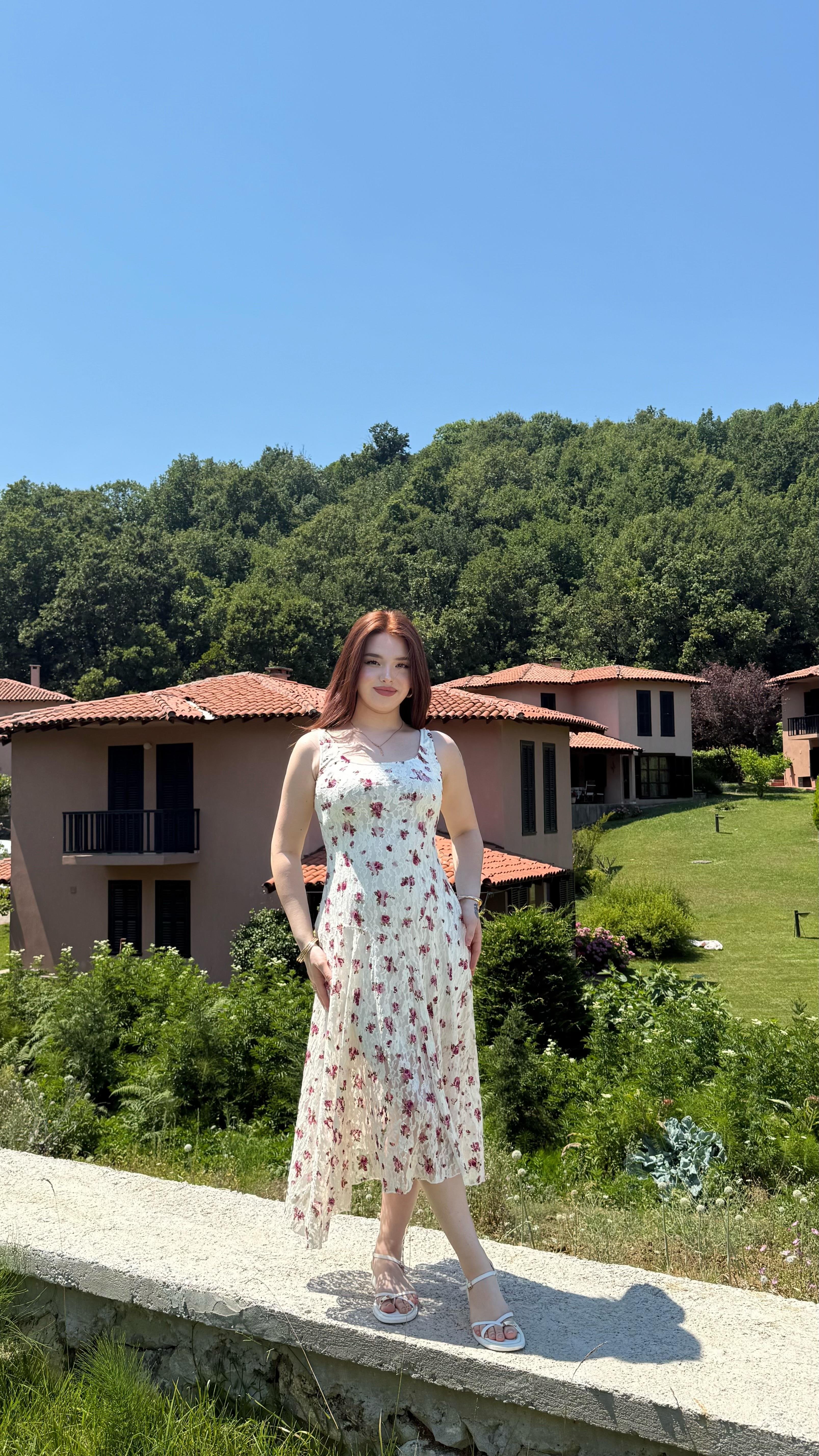 Adel Dantelli Güllü Elbise Beyaz