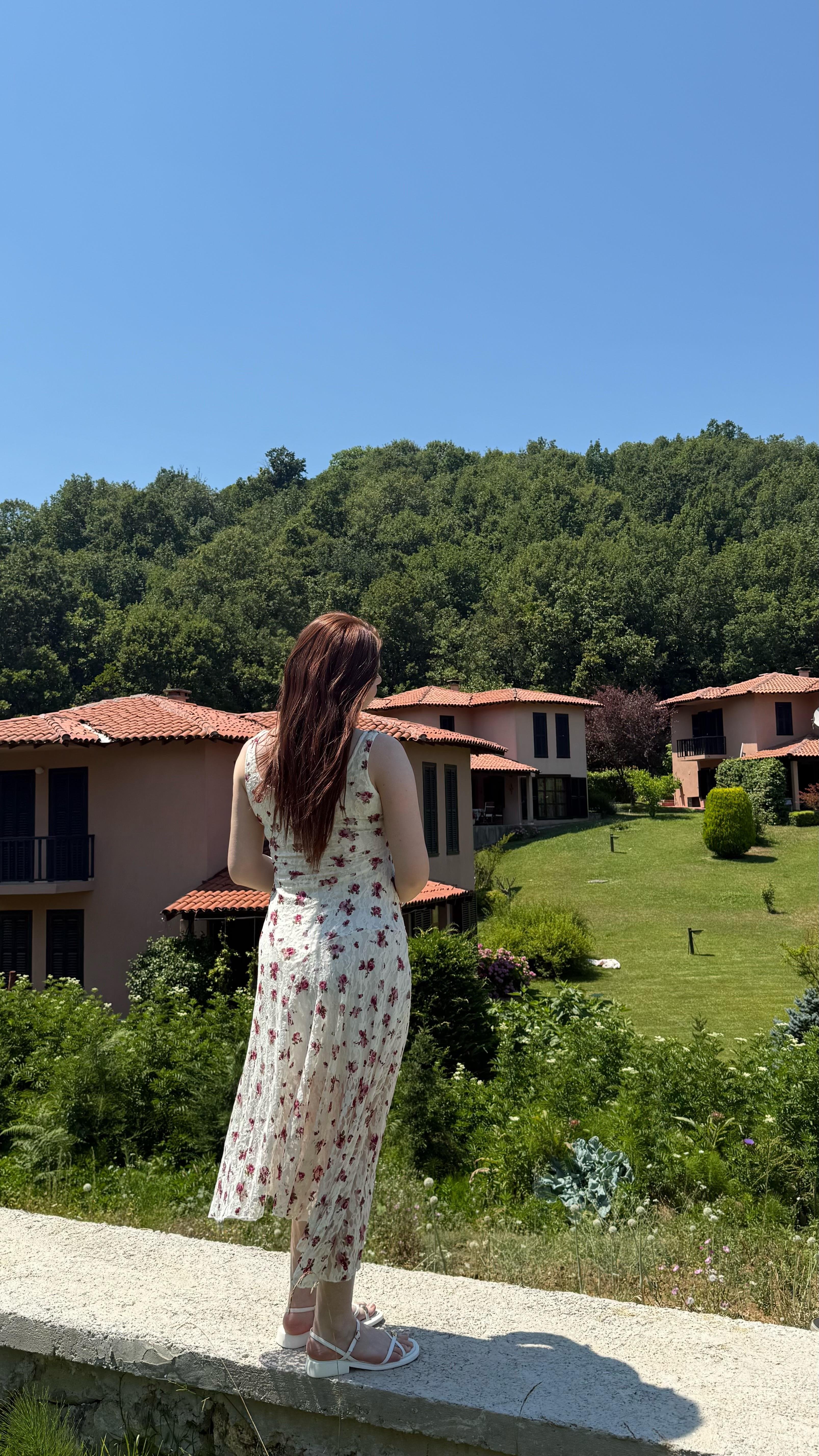Adel Dantelli Güllü Elbise Beyaz