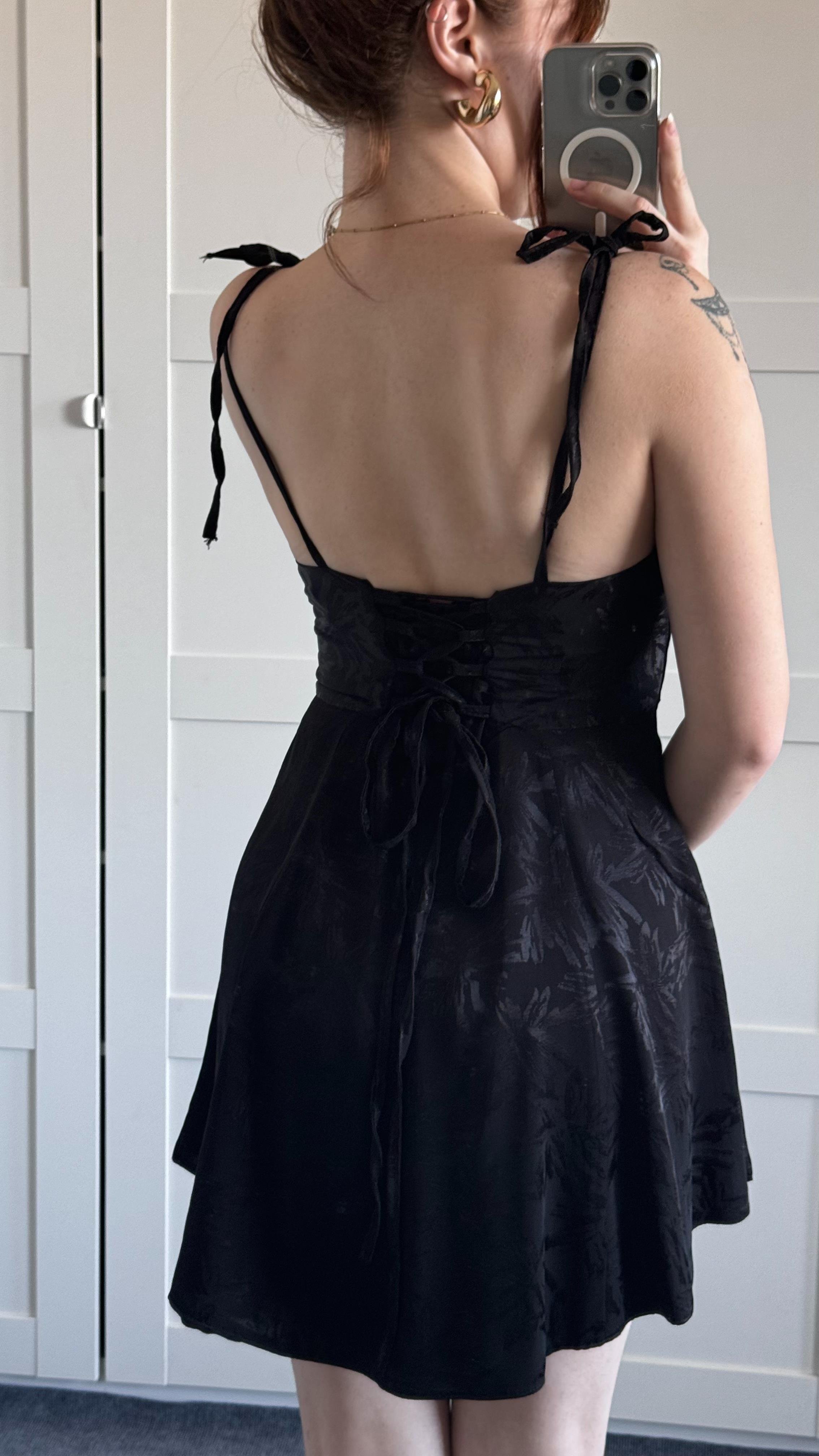 Anna Siyah Saten Mini Elbise