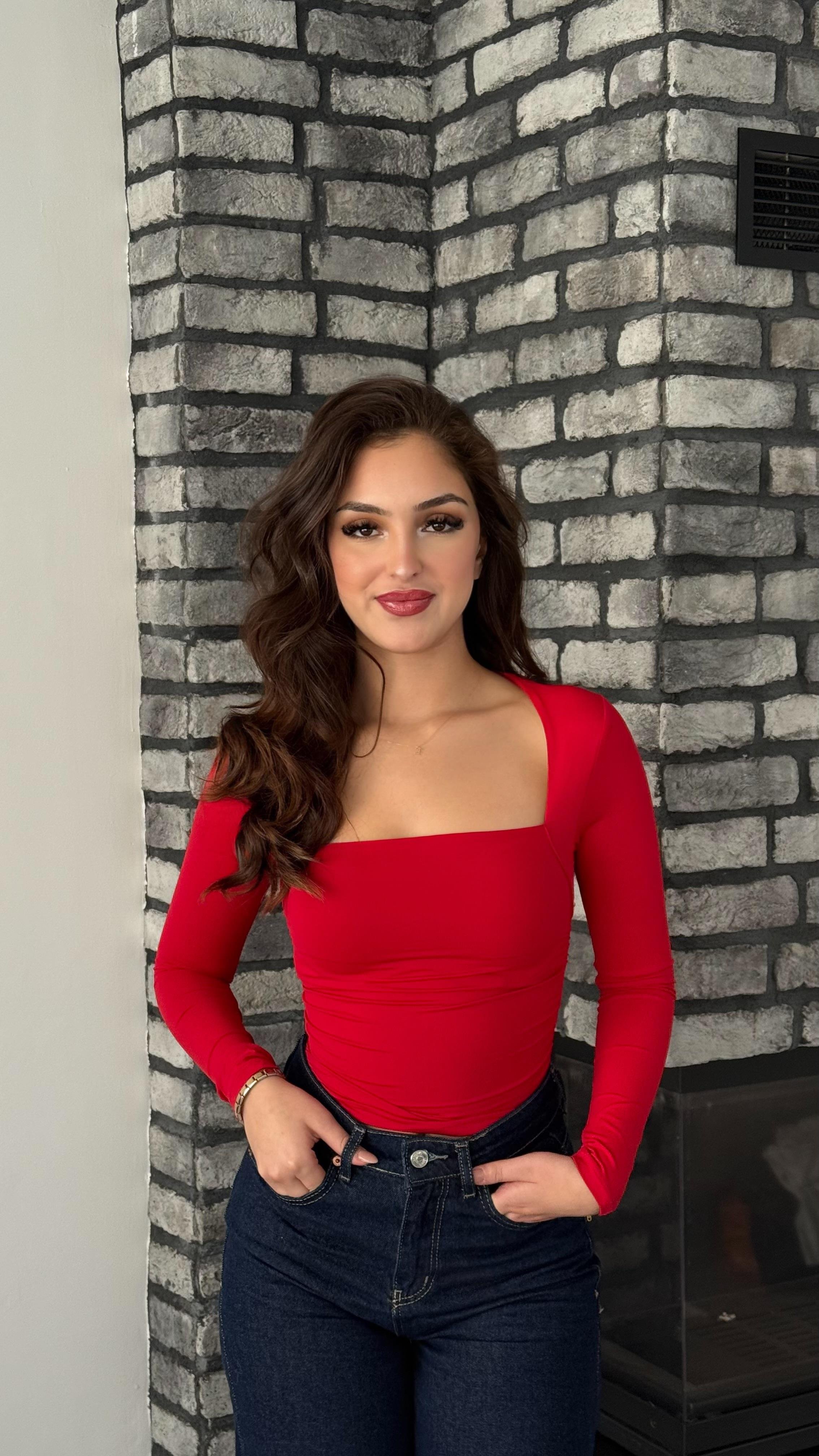 Asimetrik Büzgülü Bluz Kırmızı