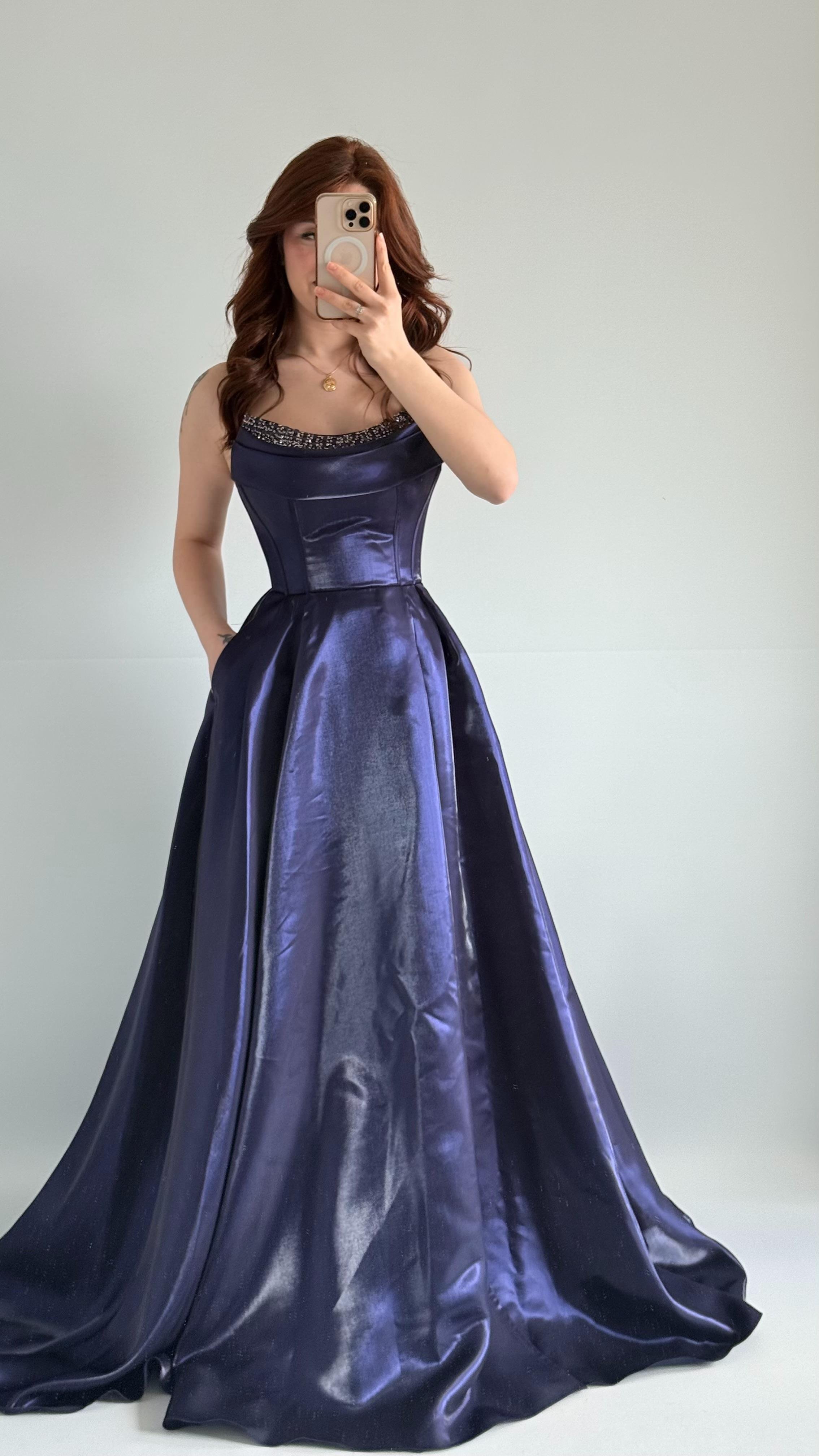 Aurora Abiye Lacivert
