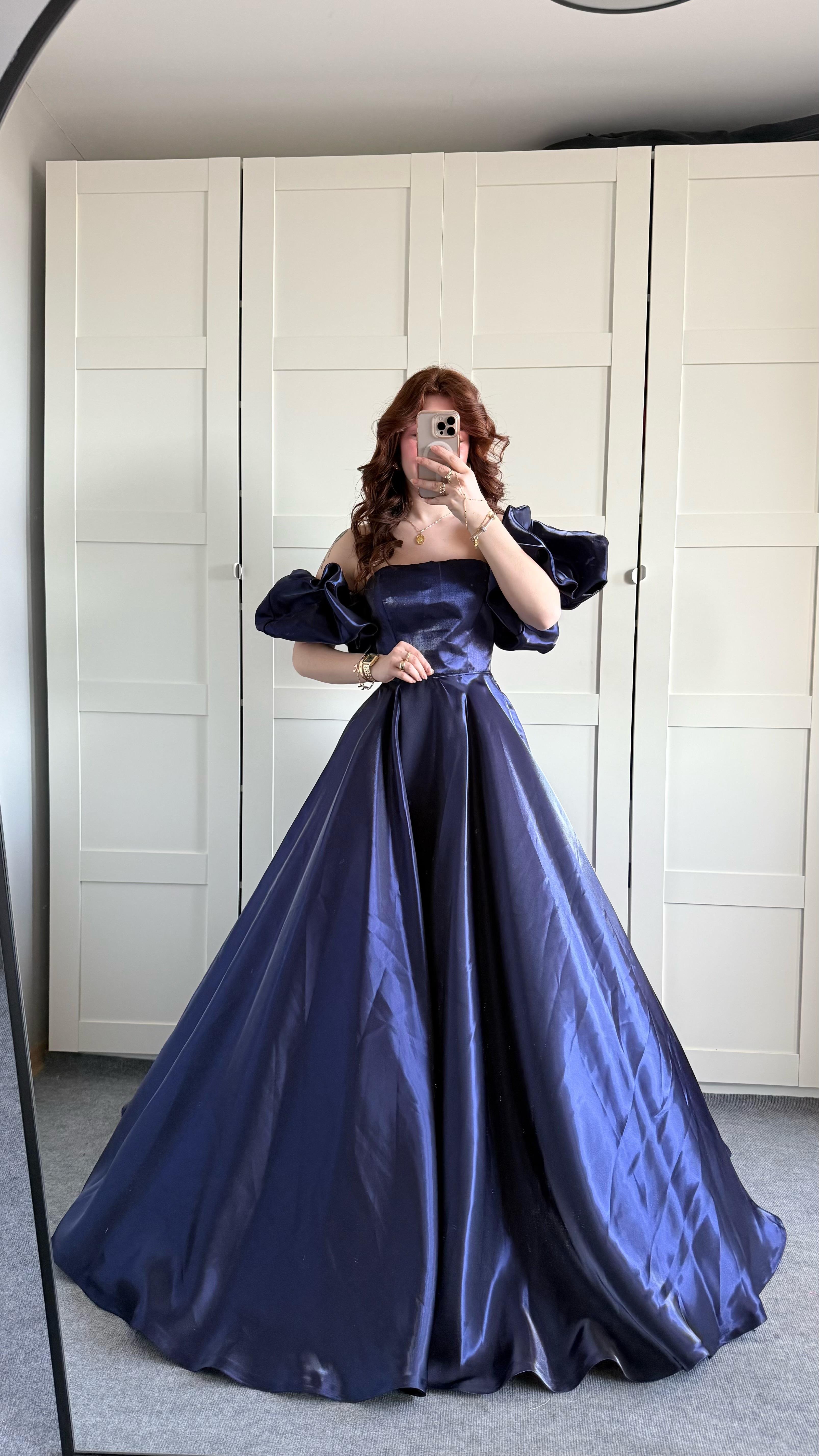 Barbie princess Abiye Lacivert