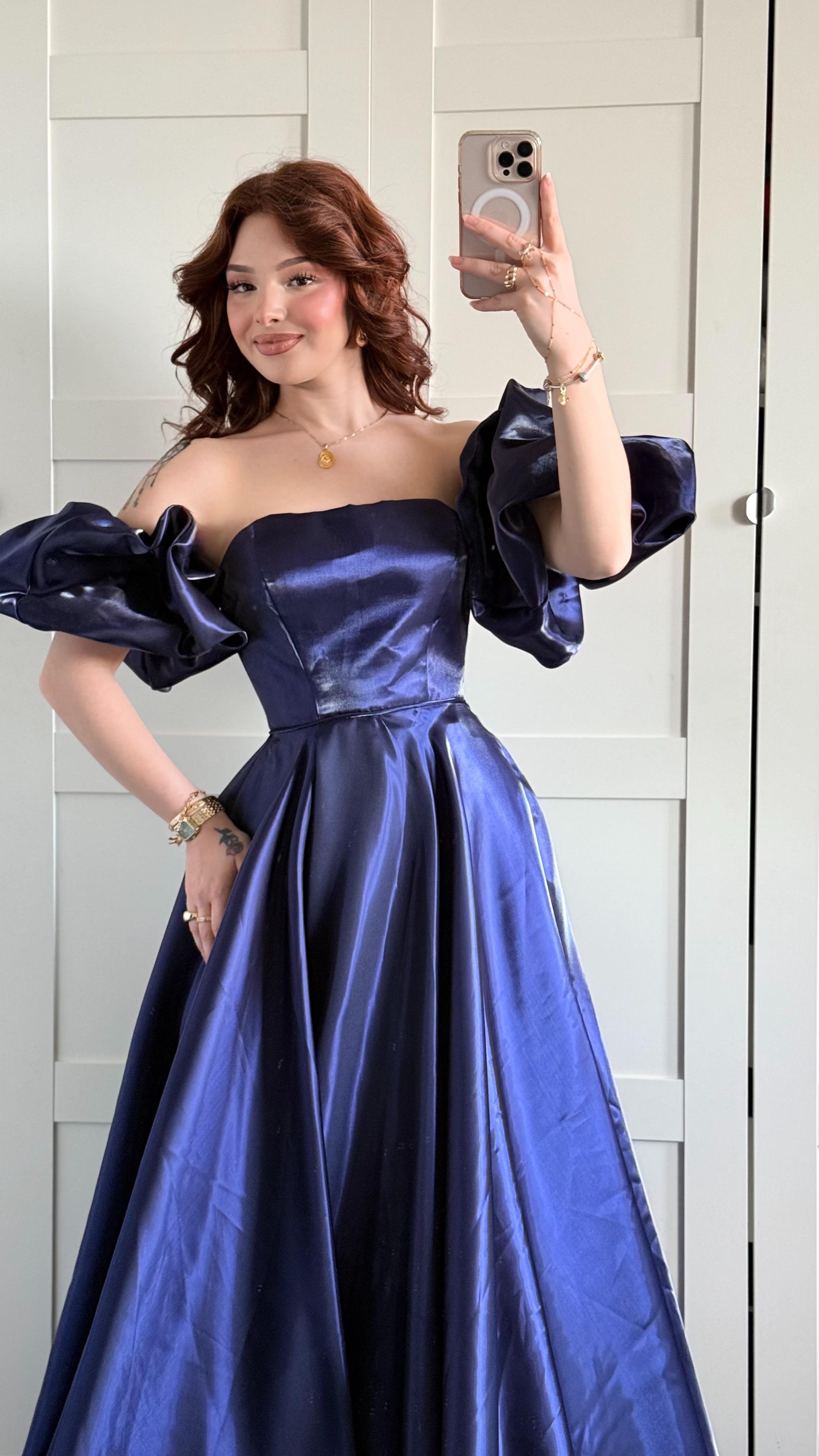 Barbie princess Abiye Lacivert