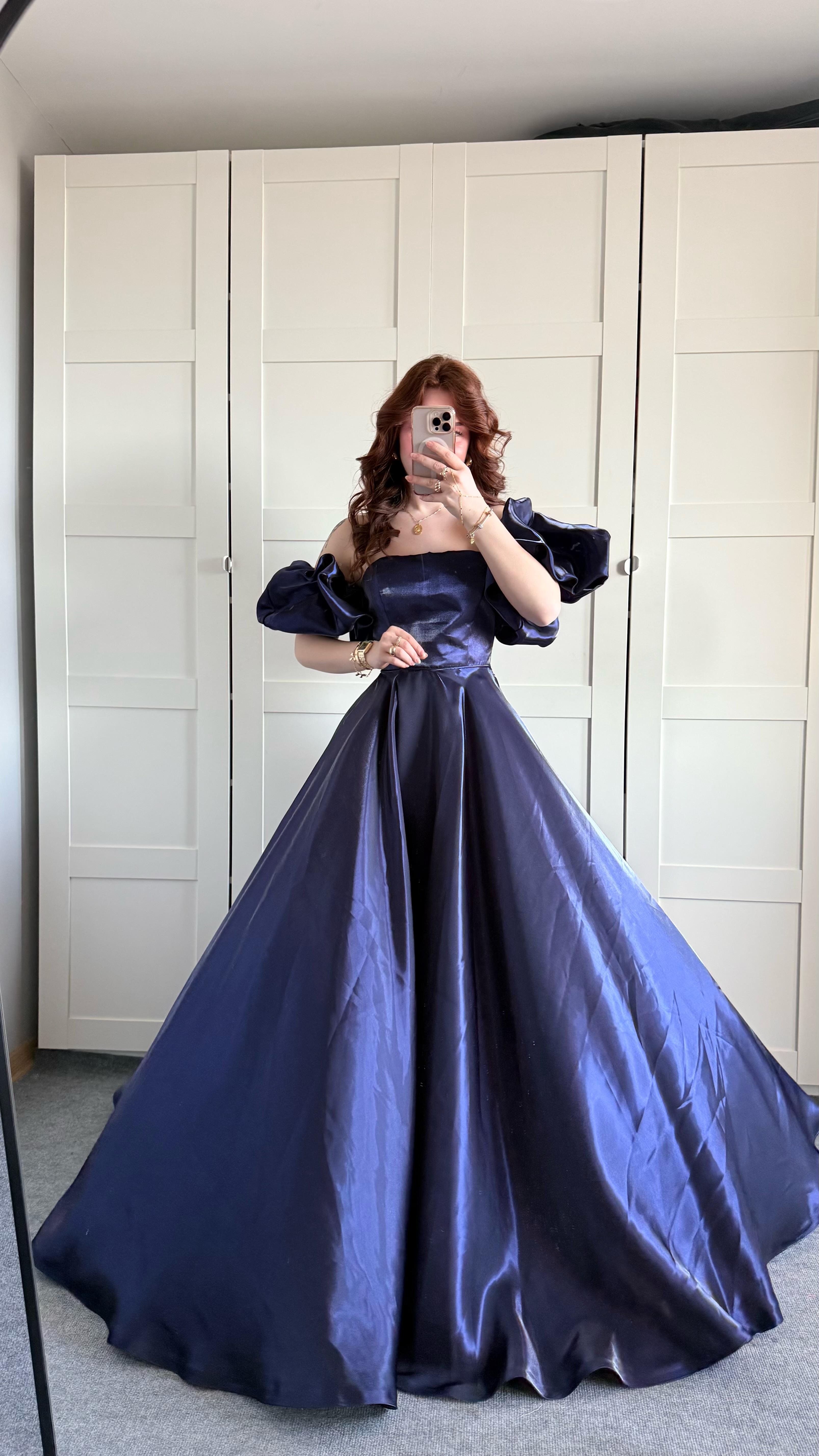Barbie princess Abiye Lacivert
