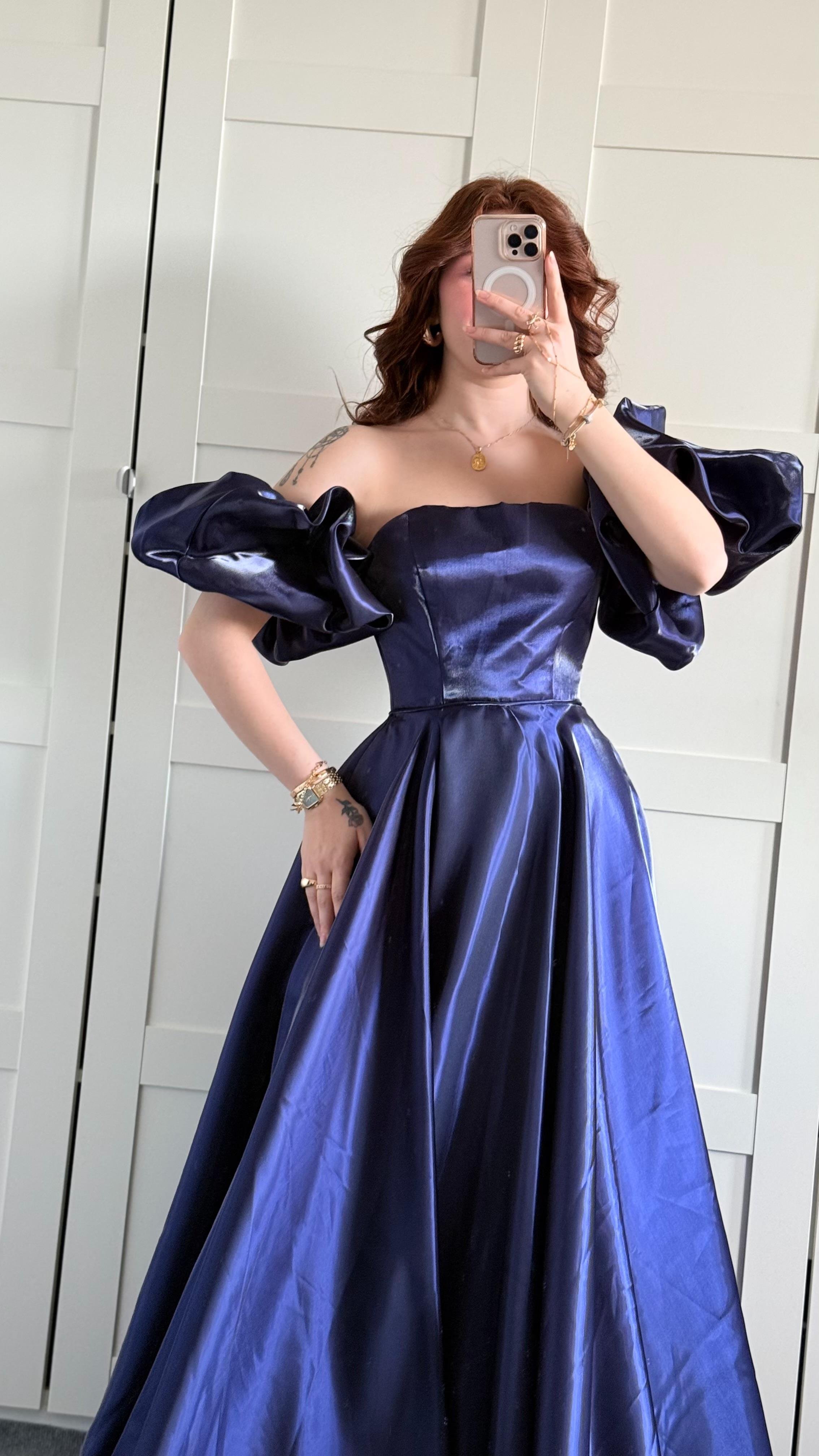 Barbie princess Abiye Lacivert