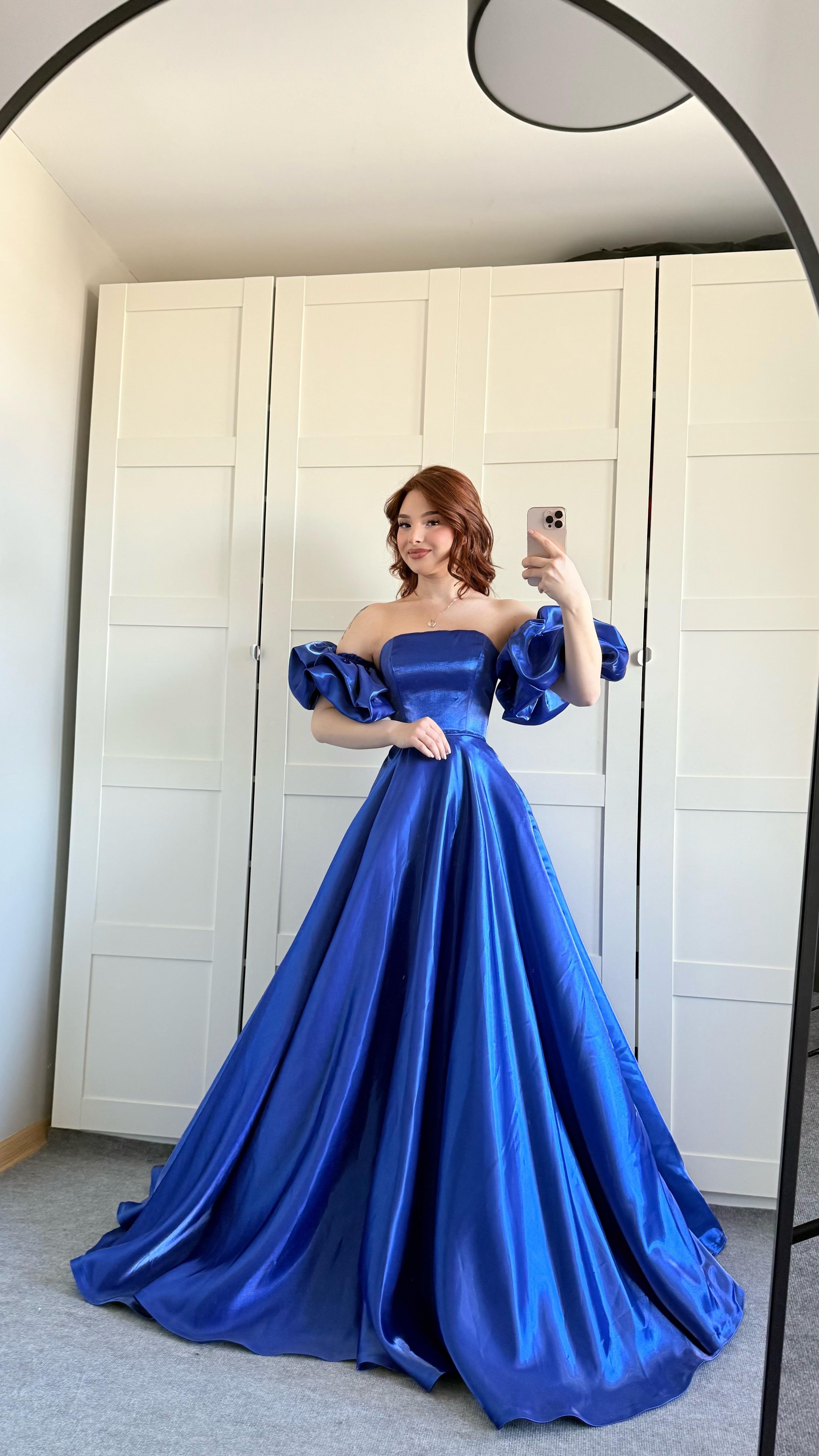 Barbie princess Abiye Saks Mavisi 