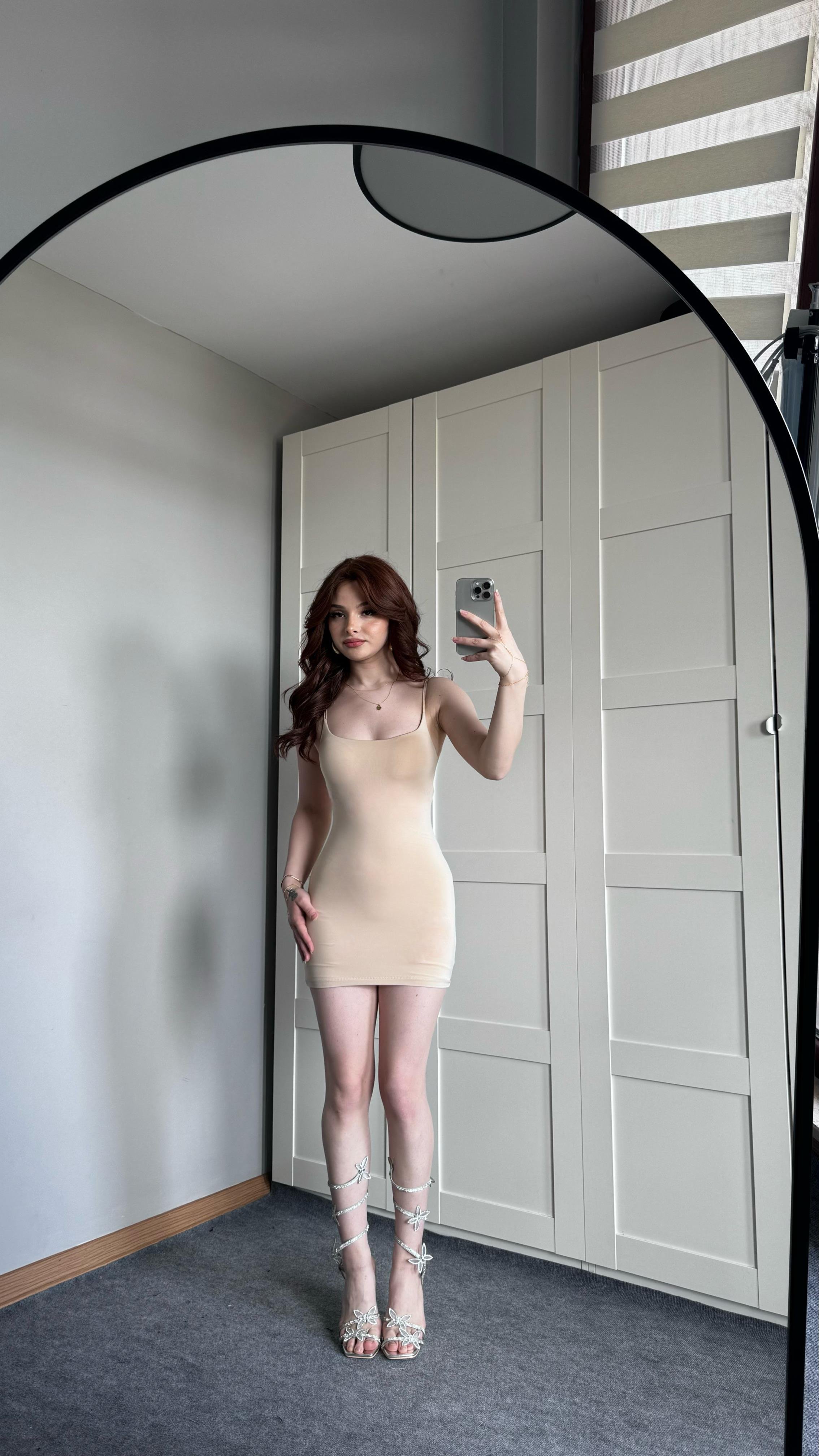 Basıc Askılı Mini Bej Elbise
