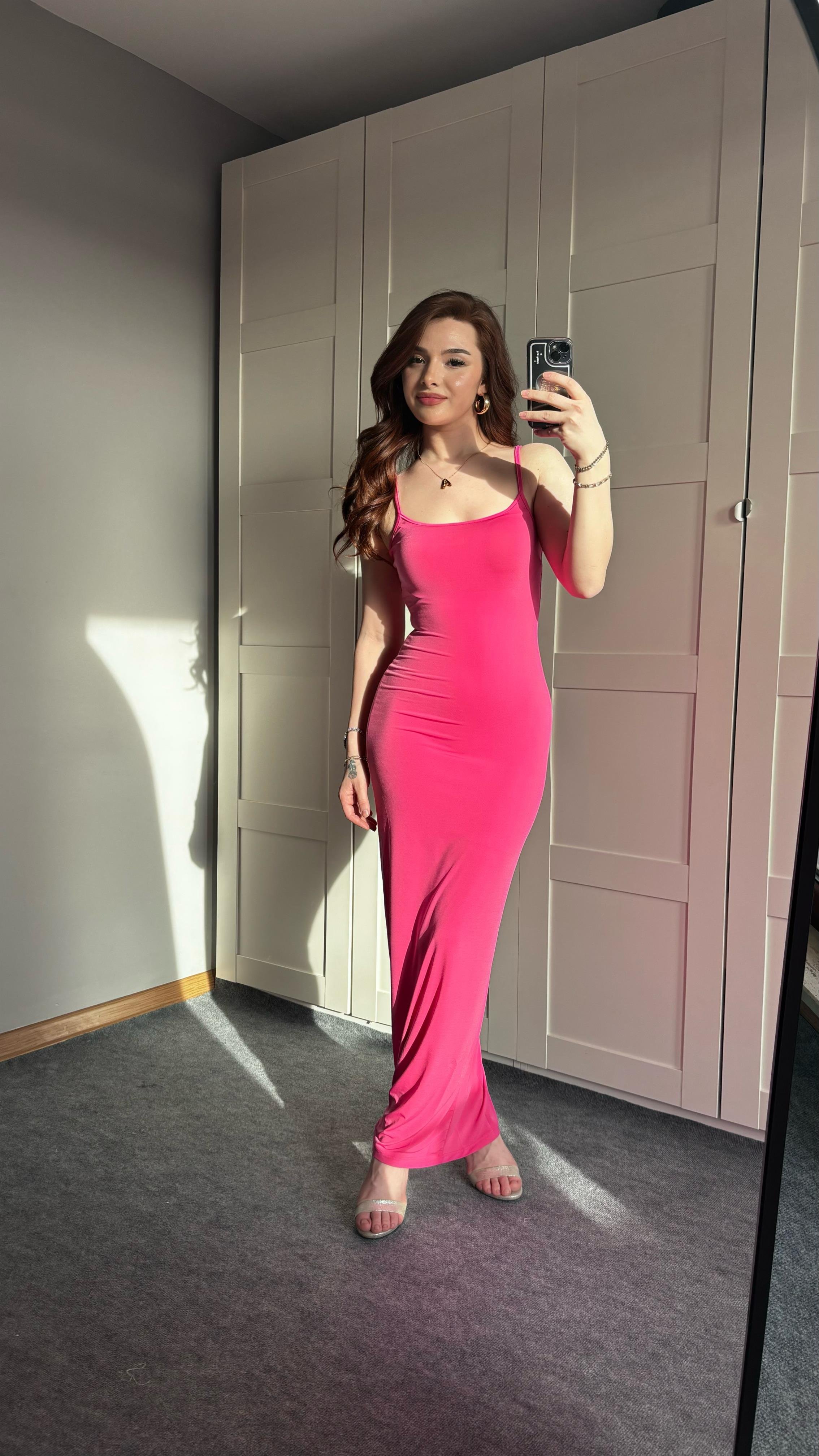 Basıc Askılı Uzun Koyu Pembe Elbise
