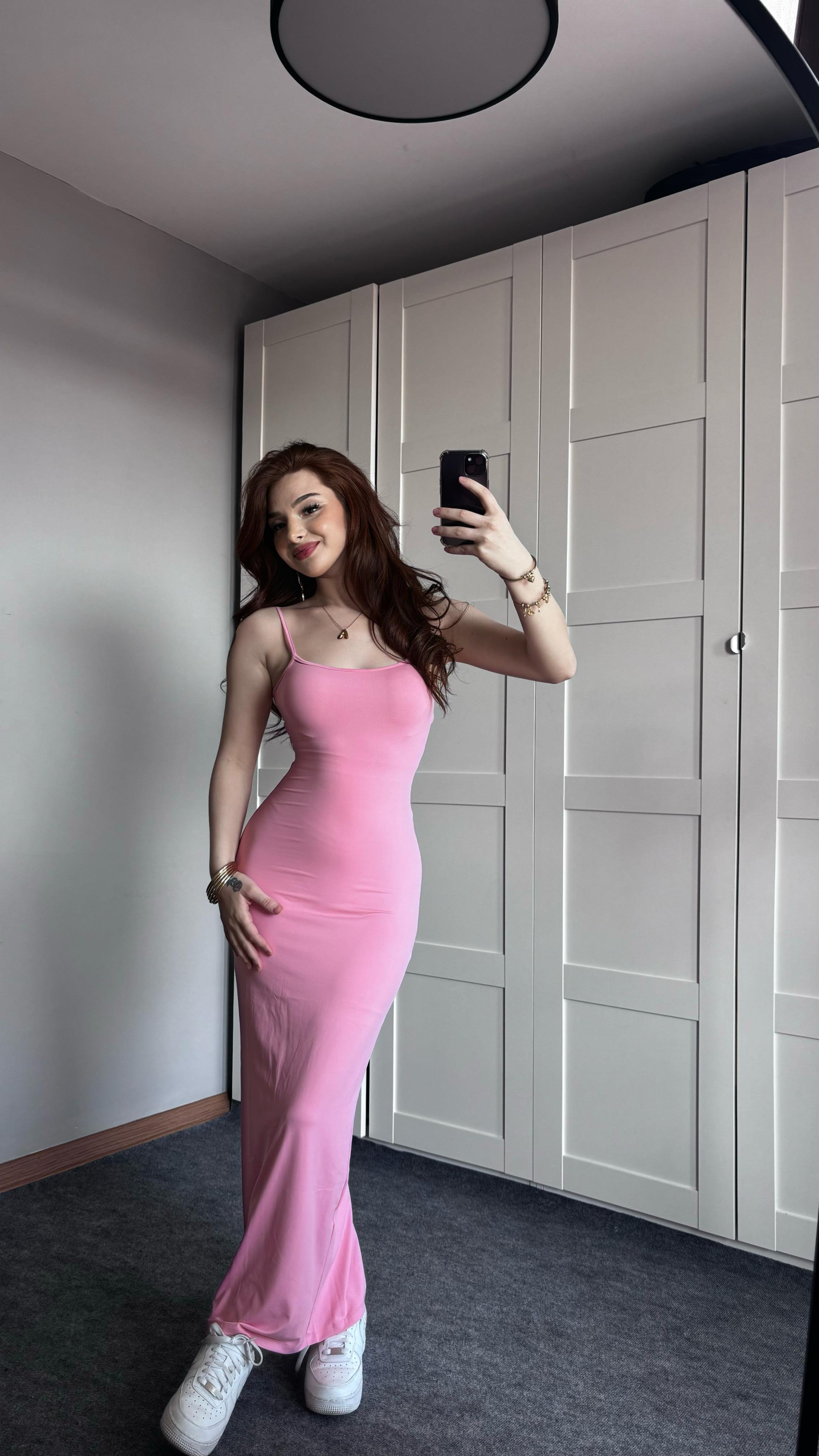 Basıc Askılı Uzun Pembe Elbise