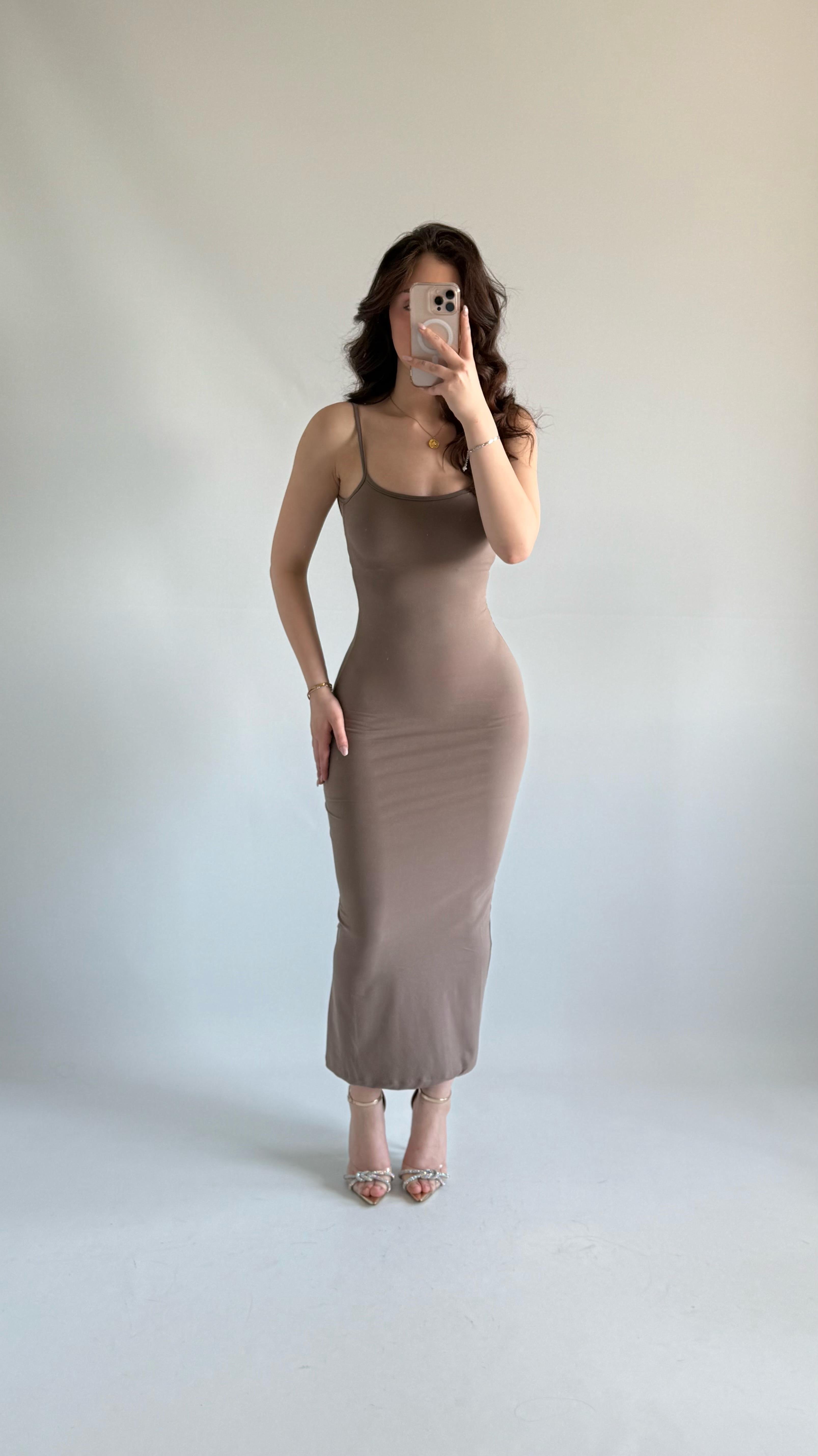 Basıc Askılı Uzun Sütlü Kahve Elbise