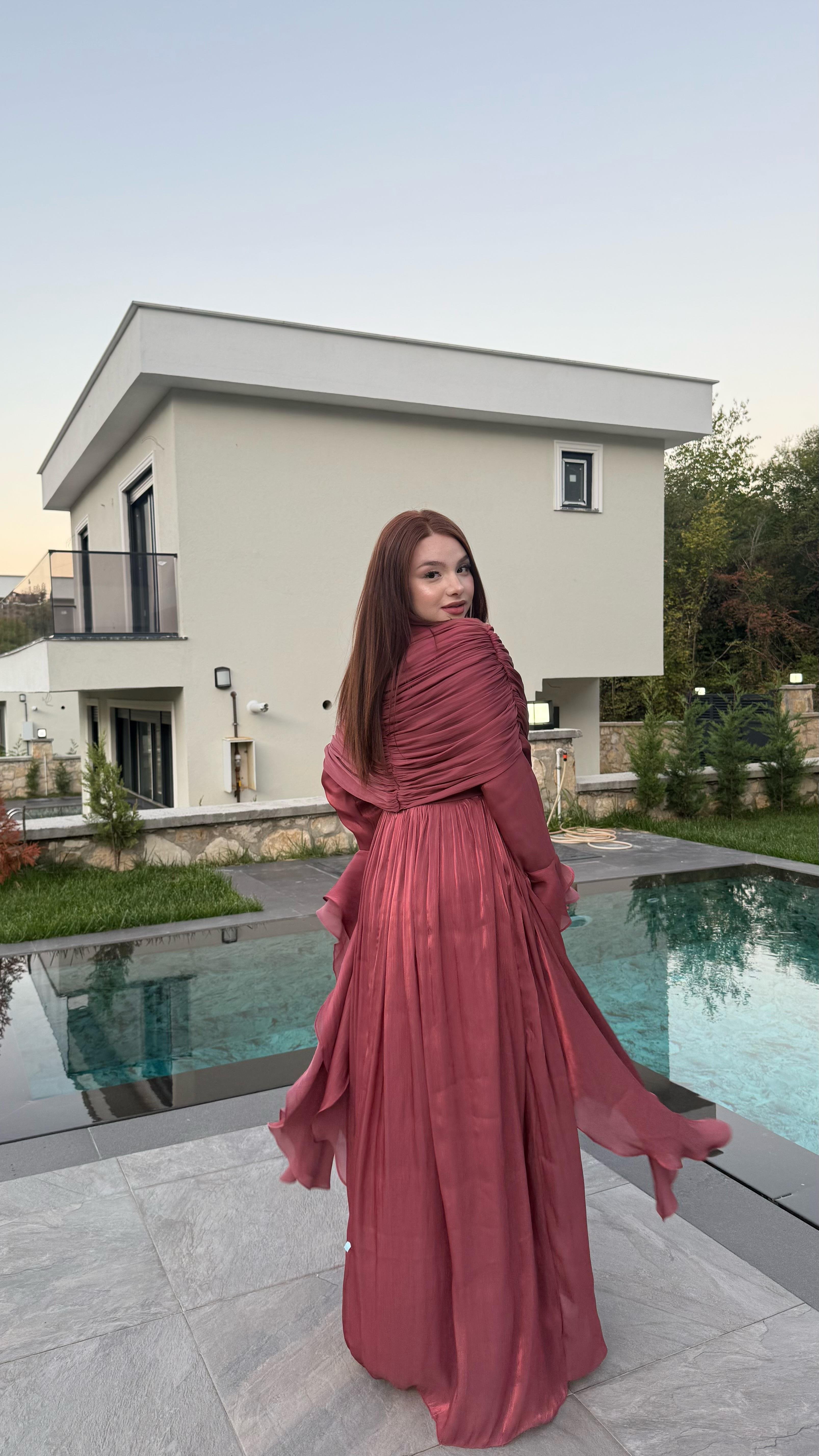 Batman Ansak Aksesuar Detaylı Abiye Gül Kurusu
