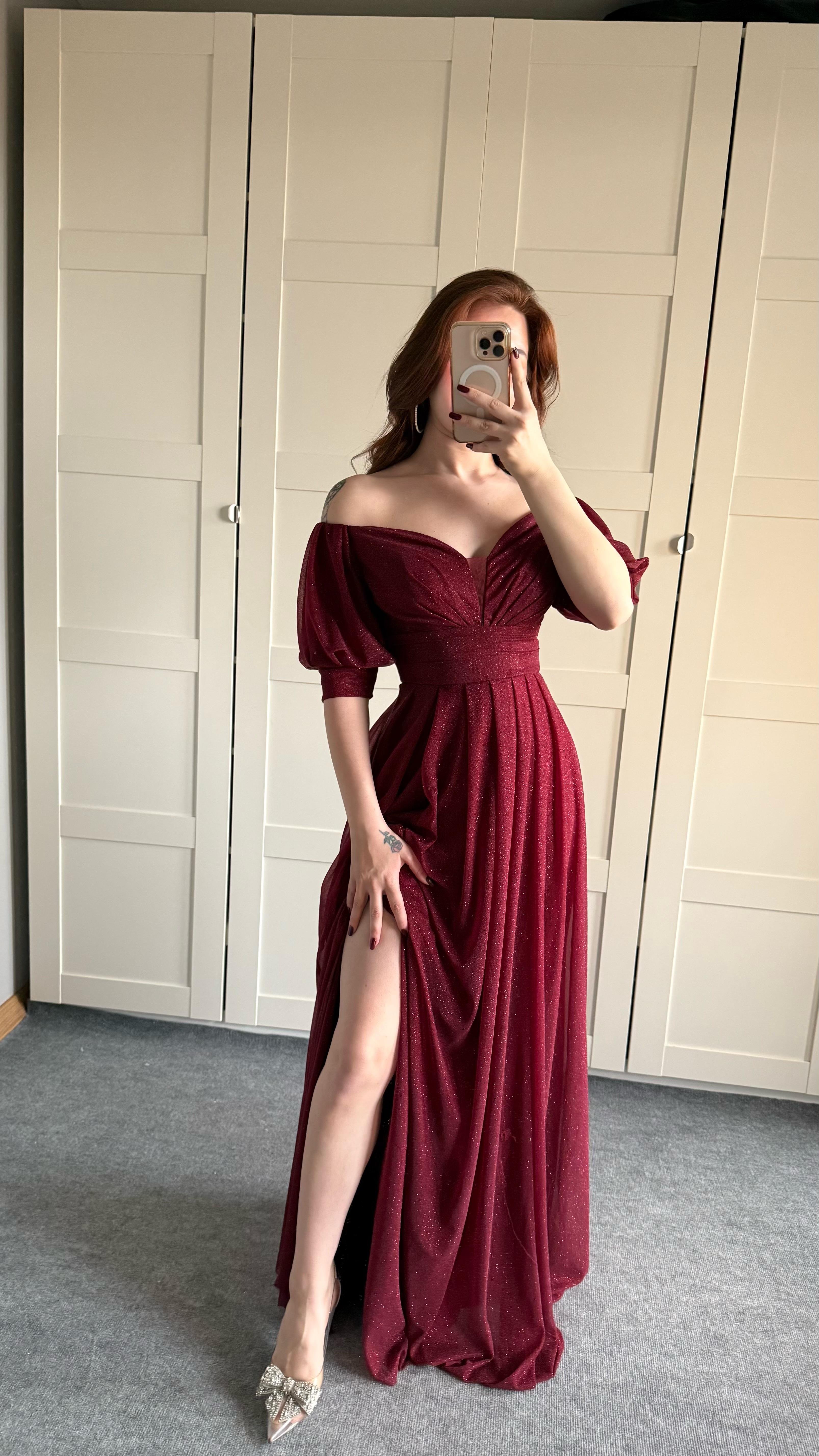 Beli Göğsü Pileli Uzun Simli Abiye Bordo
