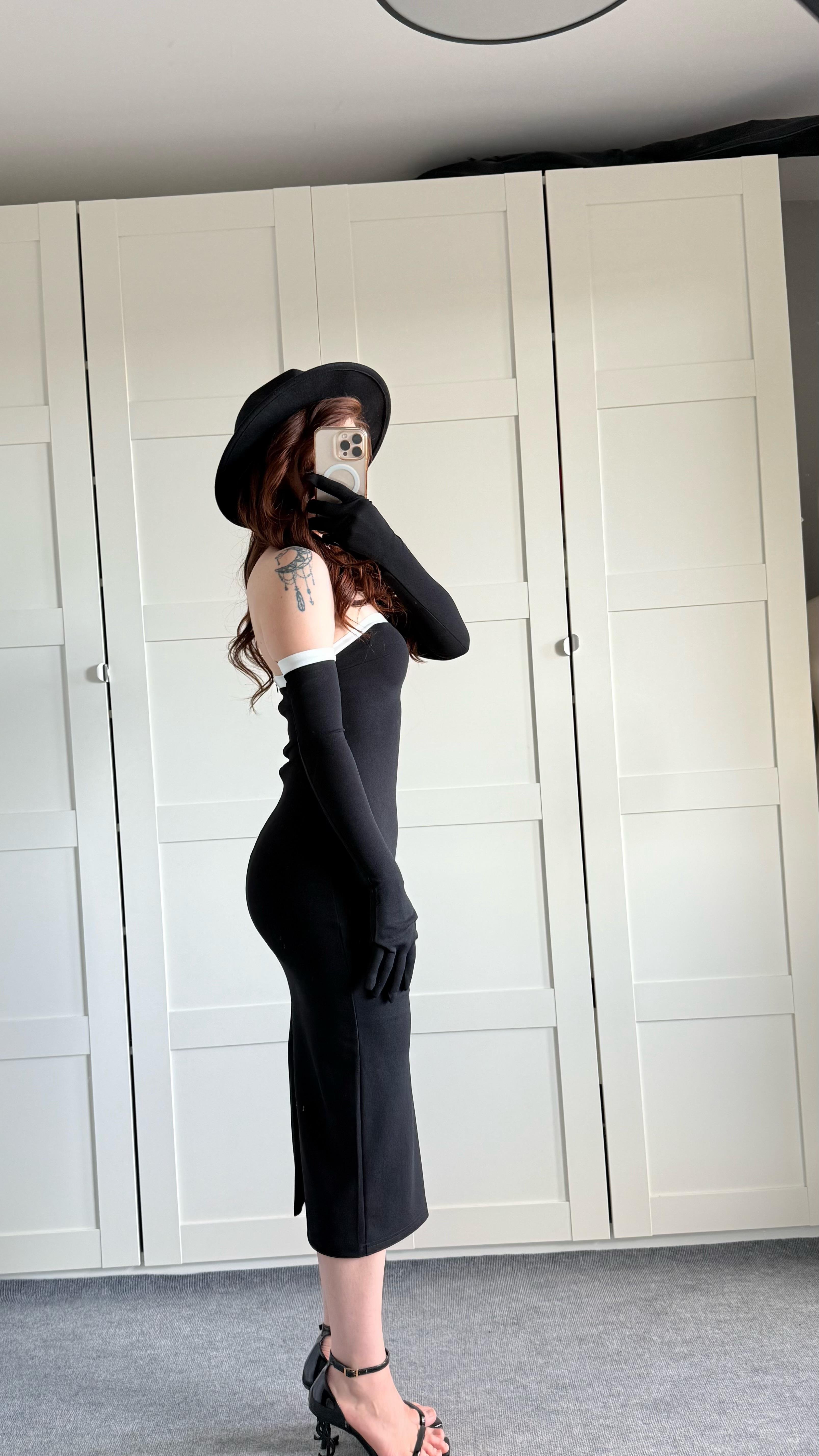 Belle Femme Siyah Eldivenli Elbise