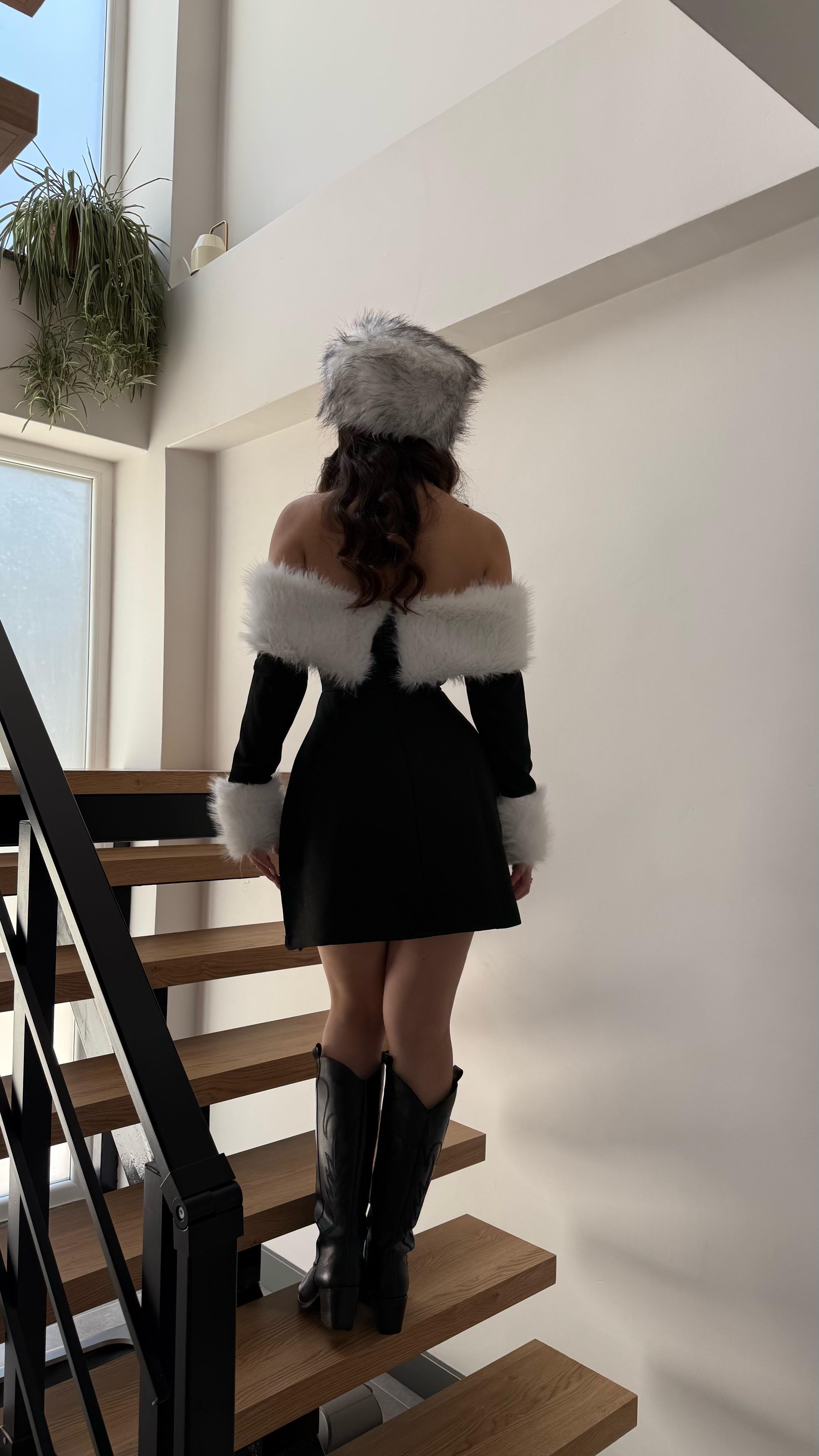 Beyaz Kürklü Madonna Mini Elbise