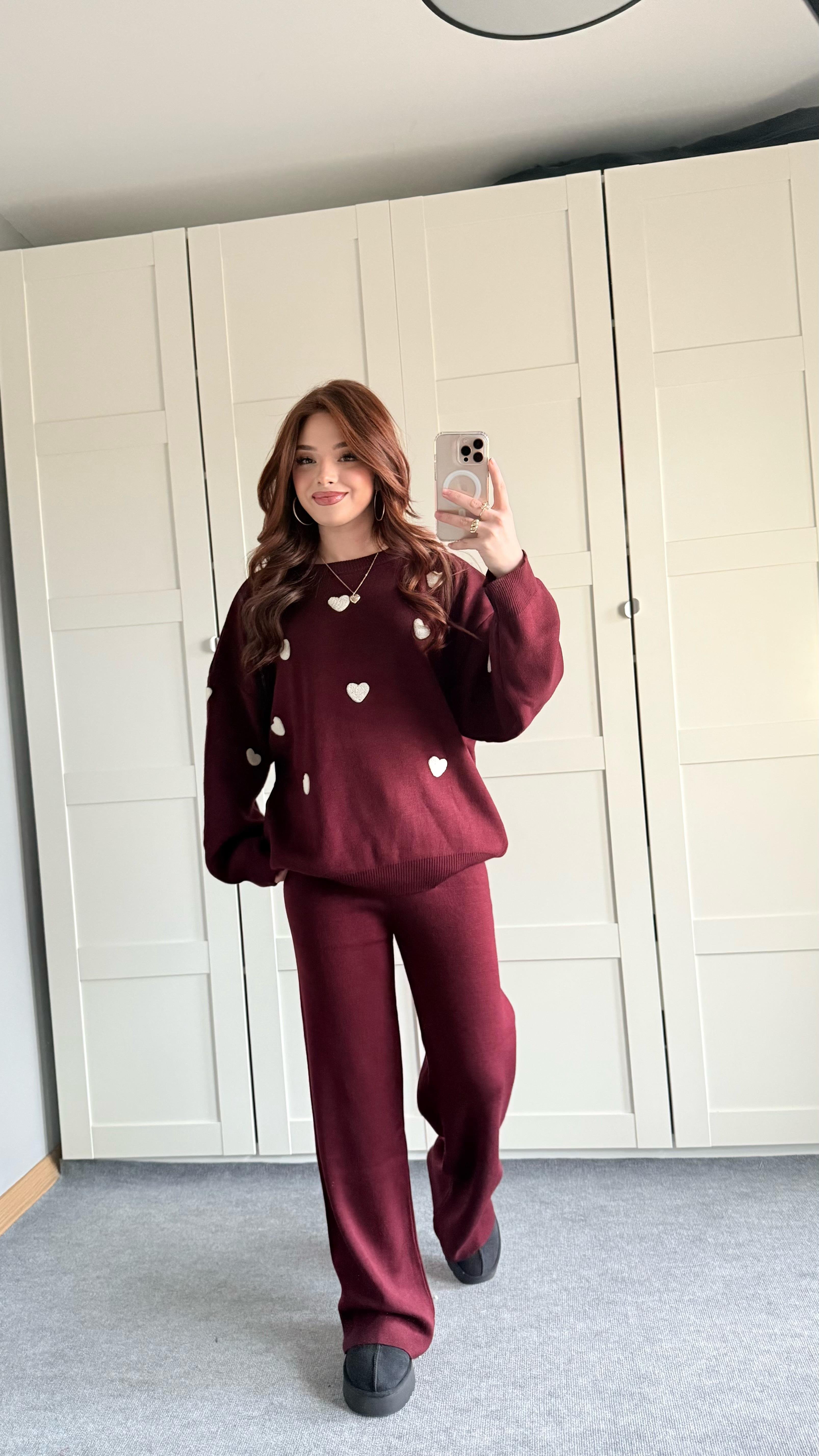 Beyaz Minik Kalp İşlemeli Bordo Triko Takım 