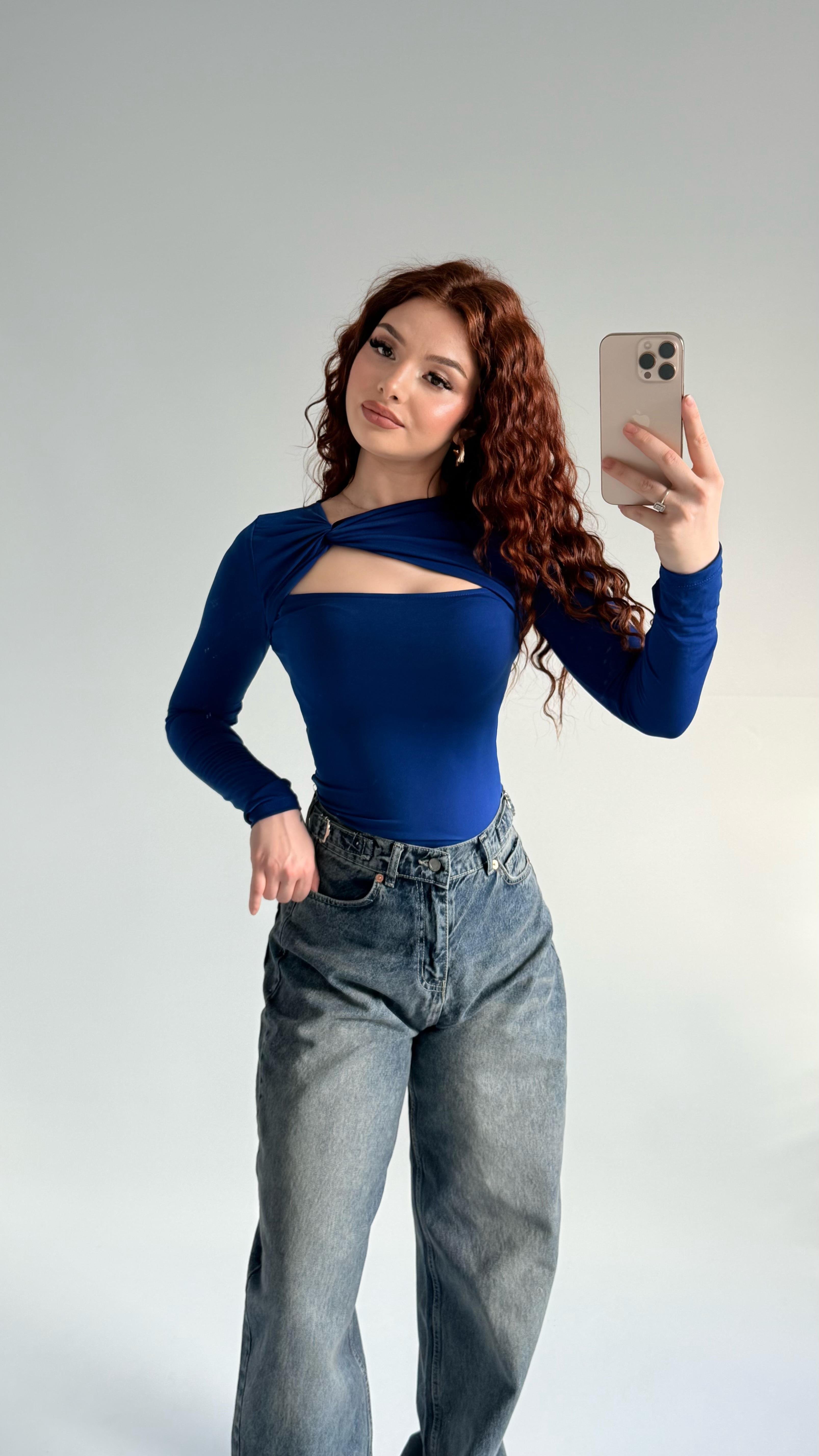 Burgu Dekolte Bluz Saks