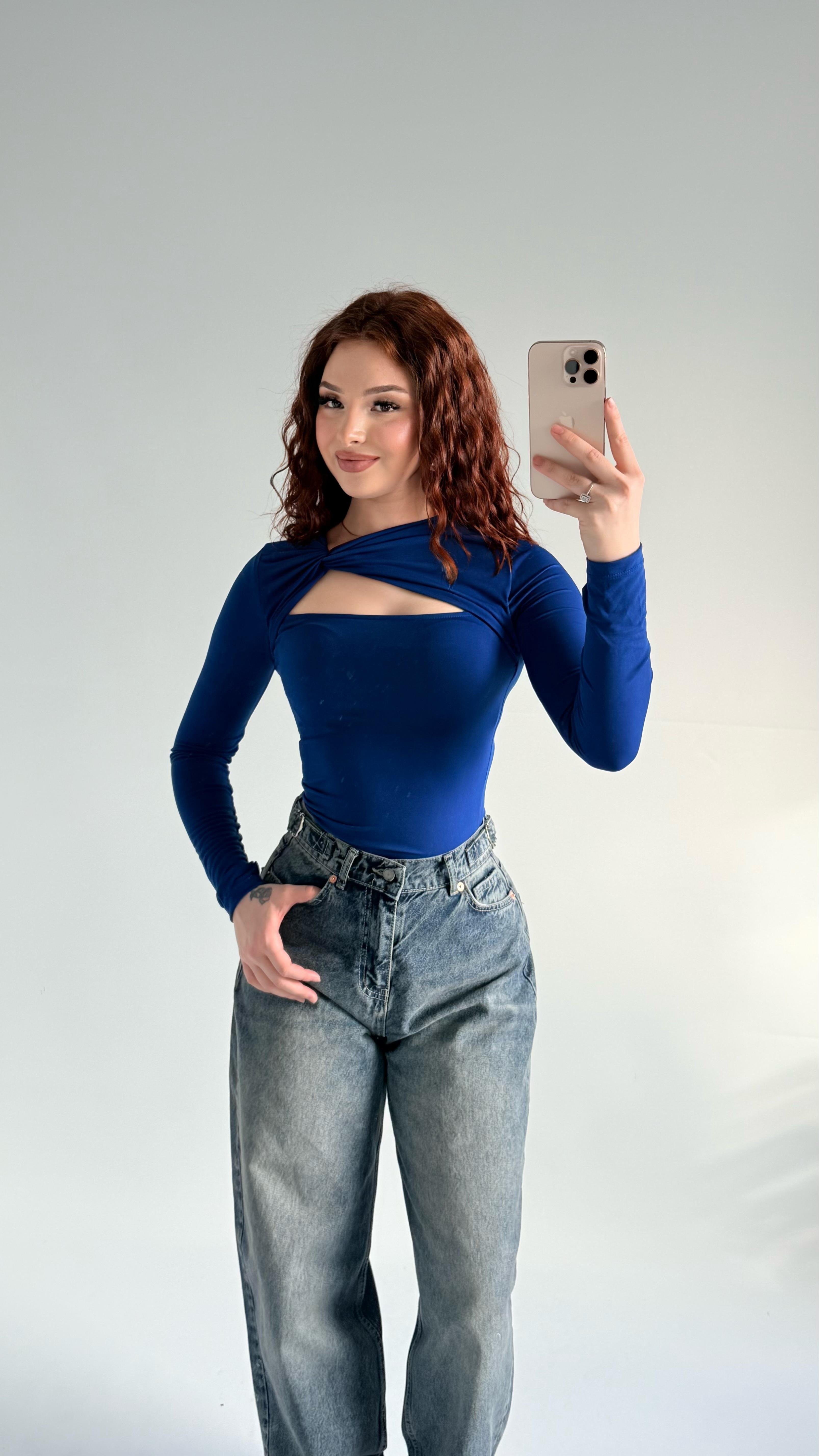 Burgu Dekolte Bluz Saks
