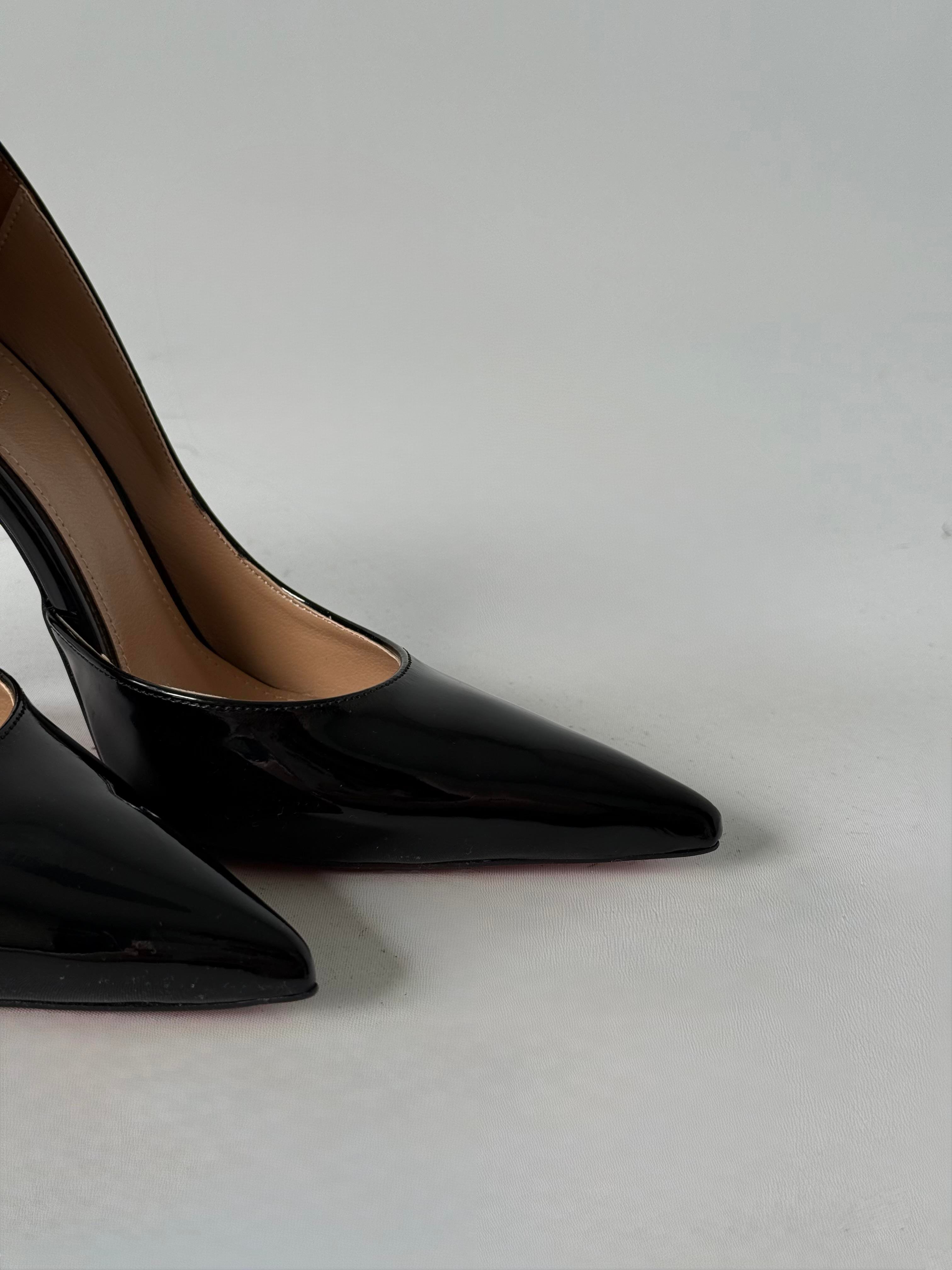 C. Louboutin Asimetrik Kırmızı Alt Siyah Stiletto