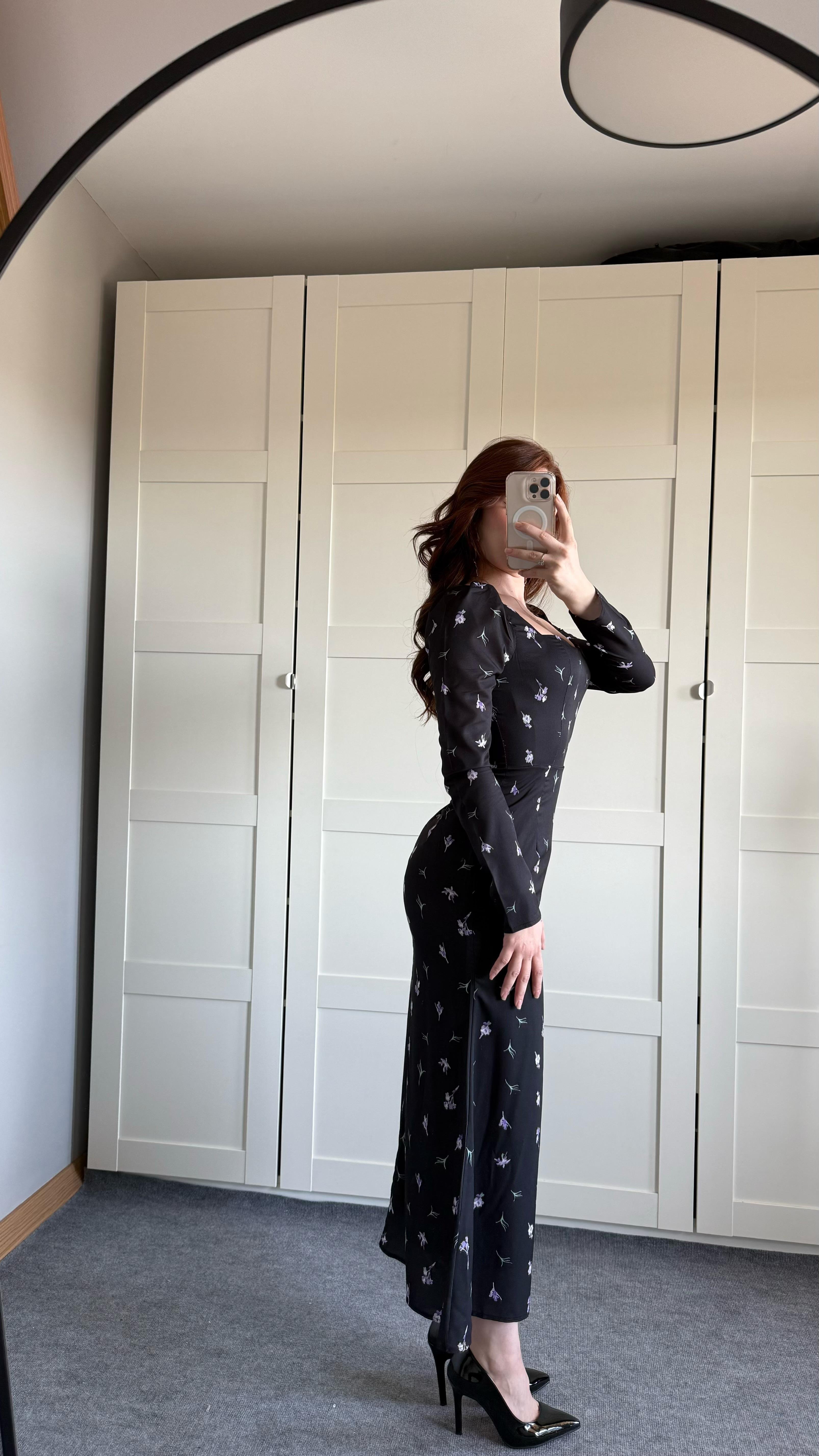Çiçekli Siyah Kalem Elbise