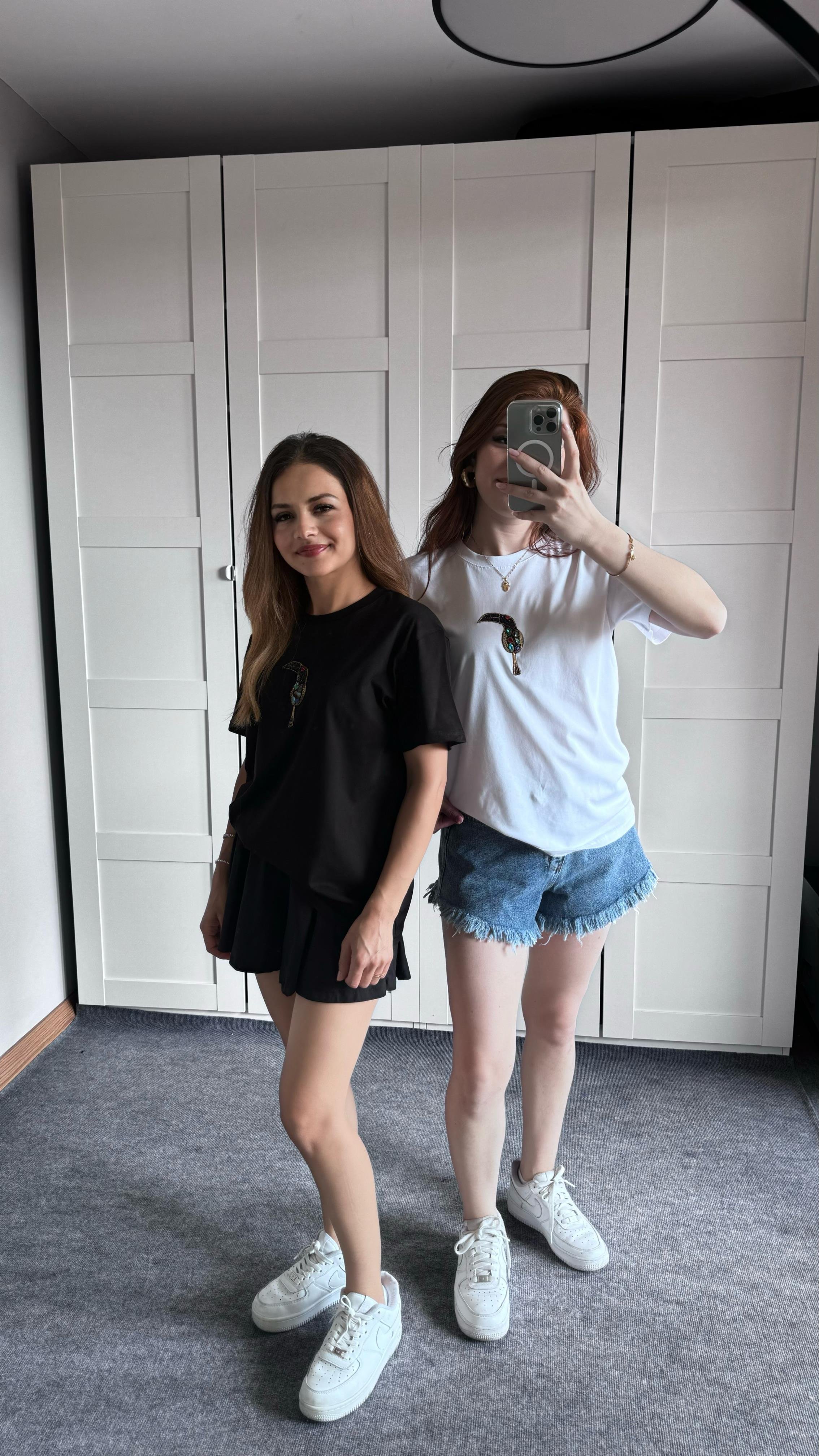 Clup Papağan Siyah Tişört