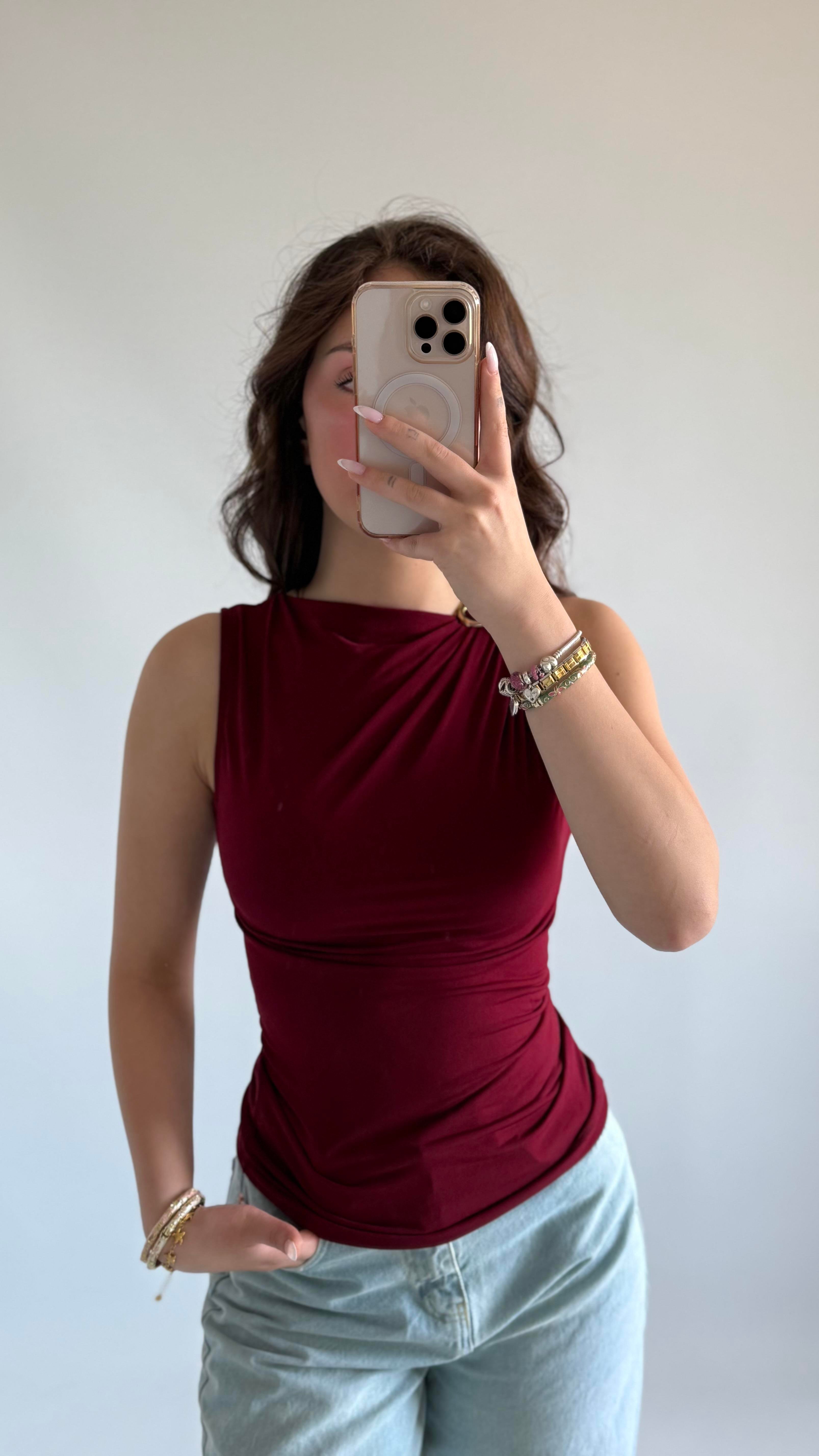 Demir Detaylı Sıfır Kol Bluz Bordo
