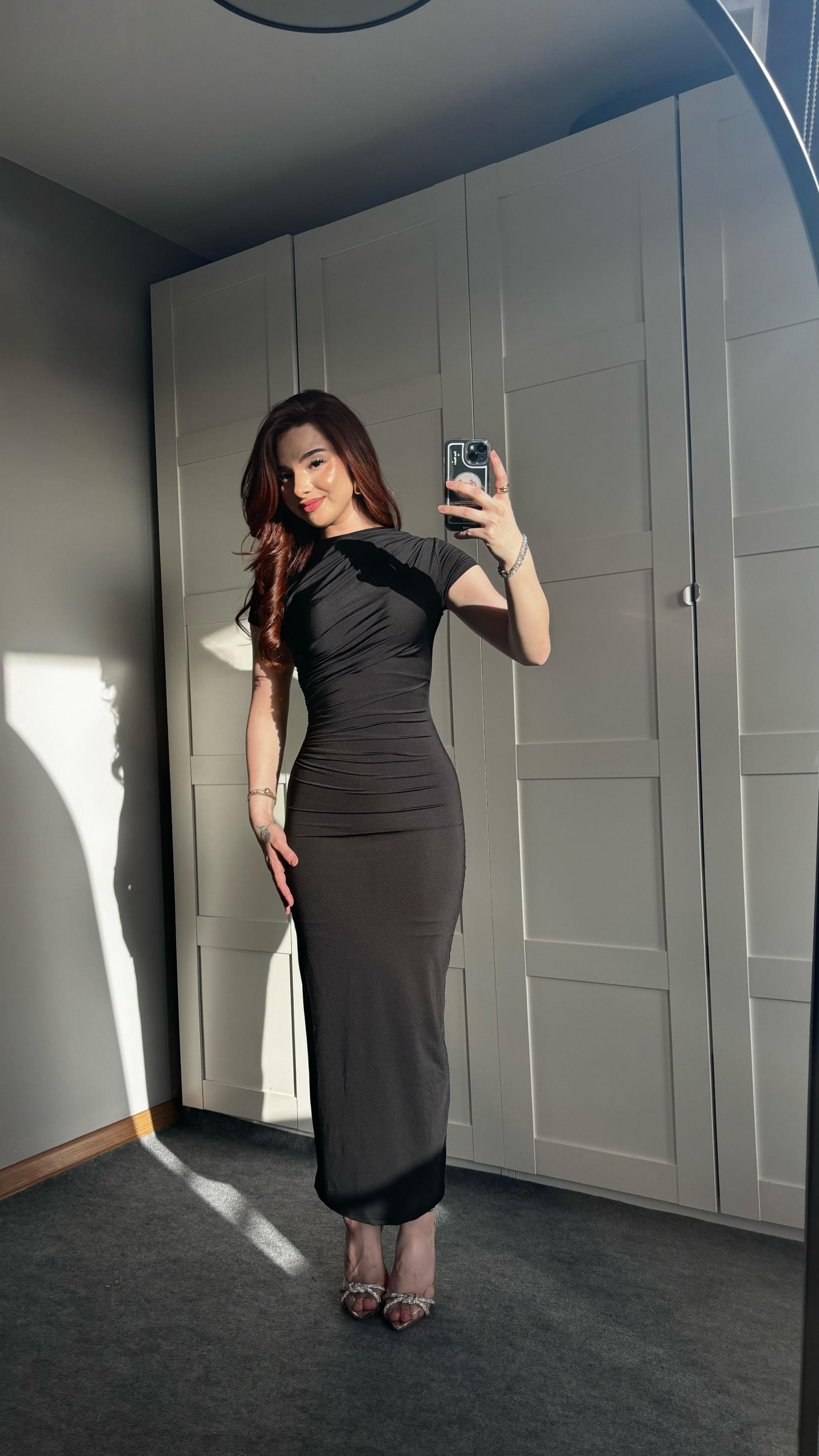 Drapeli Kısa Kol Siyah Elbise