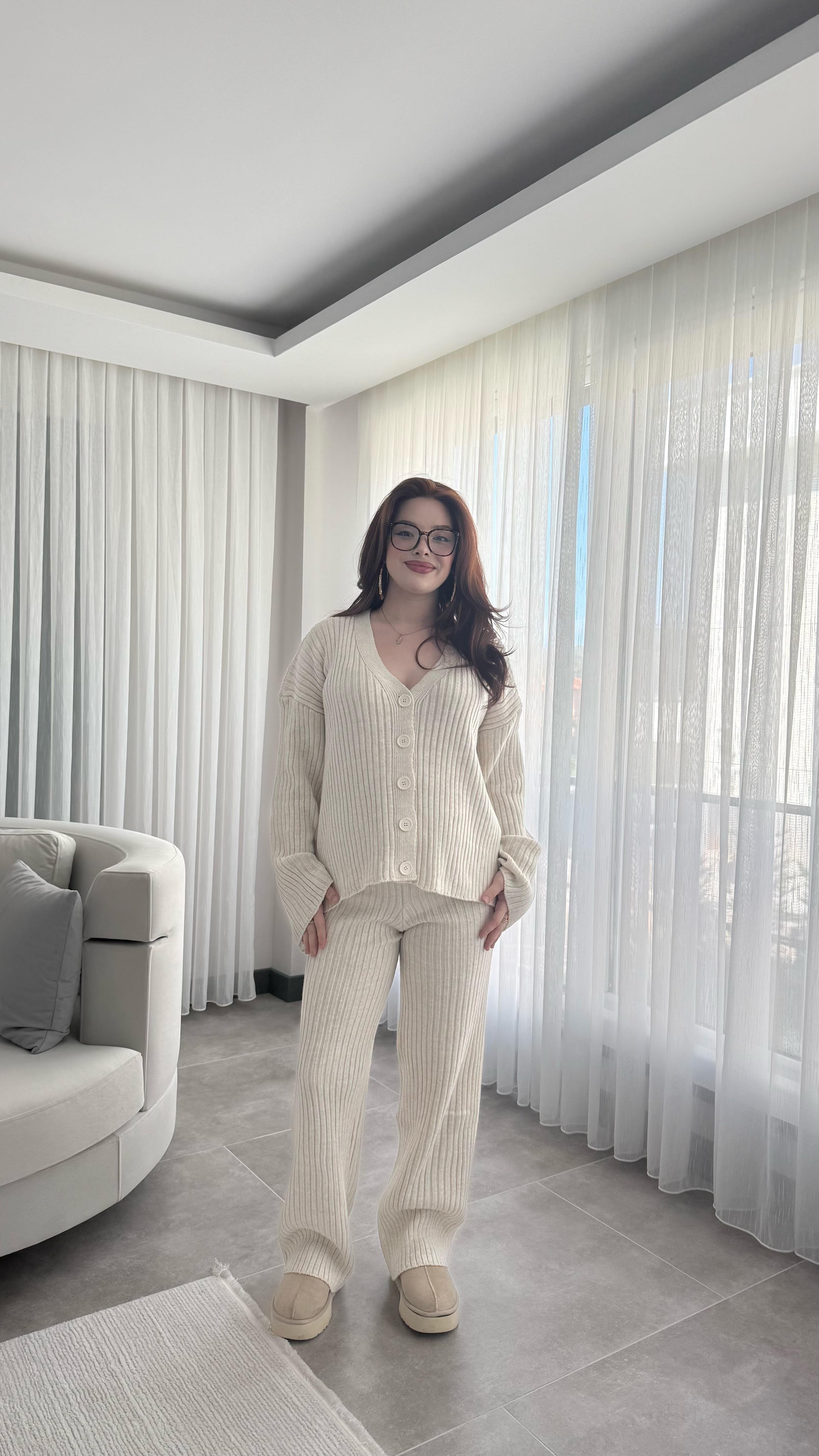 Elie Düğmeli Hırka Takım Ekru