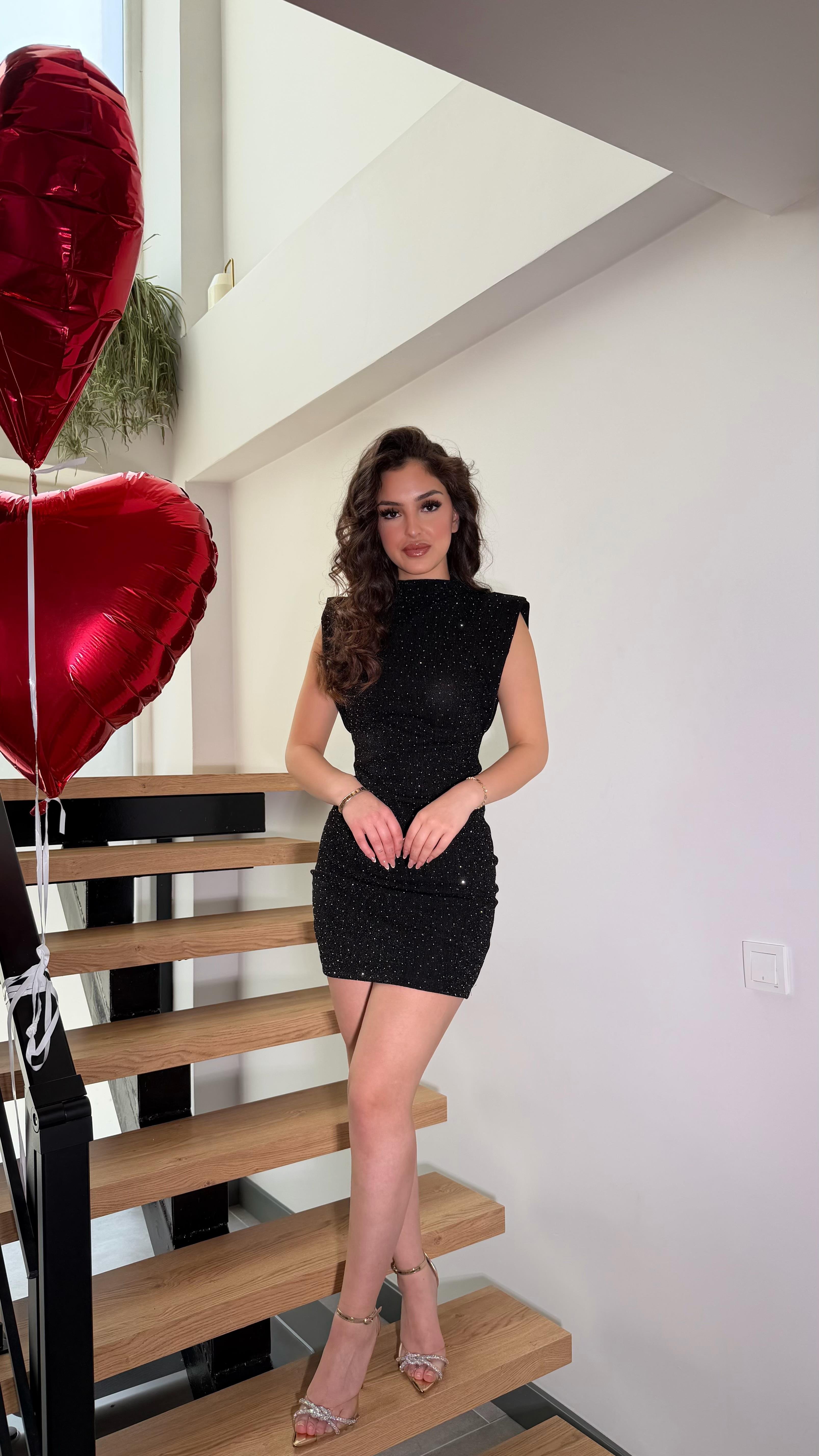 Esmoş Minik Taşlı Mini Elbise Siyah