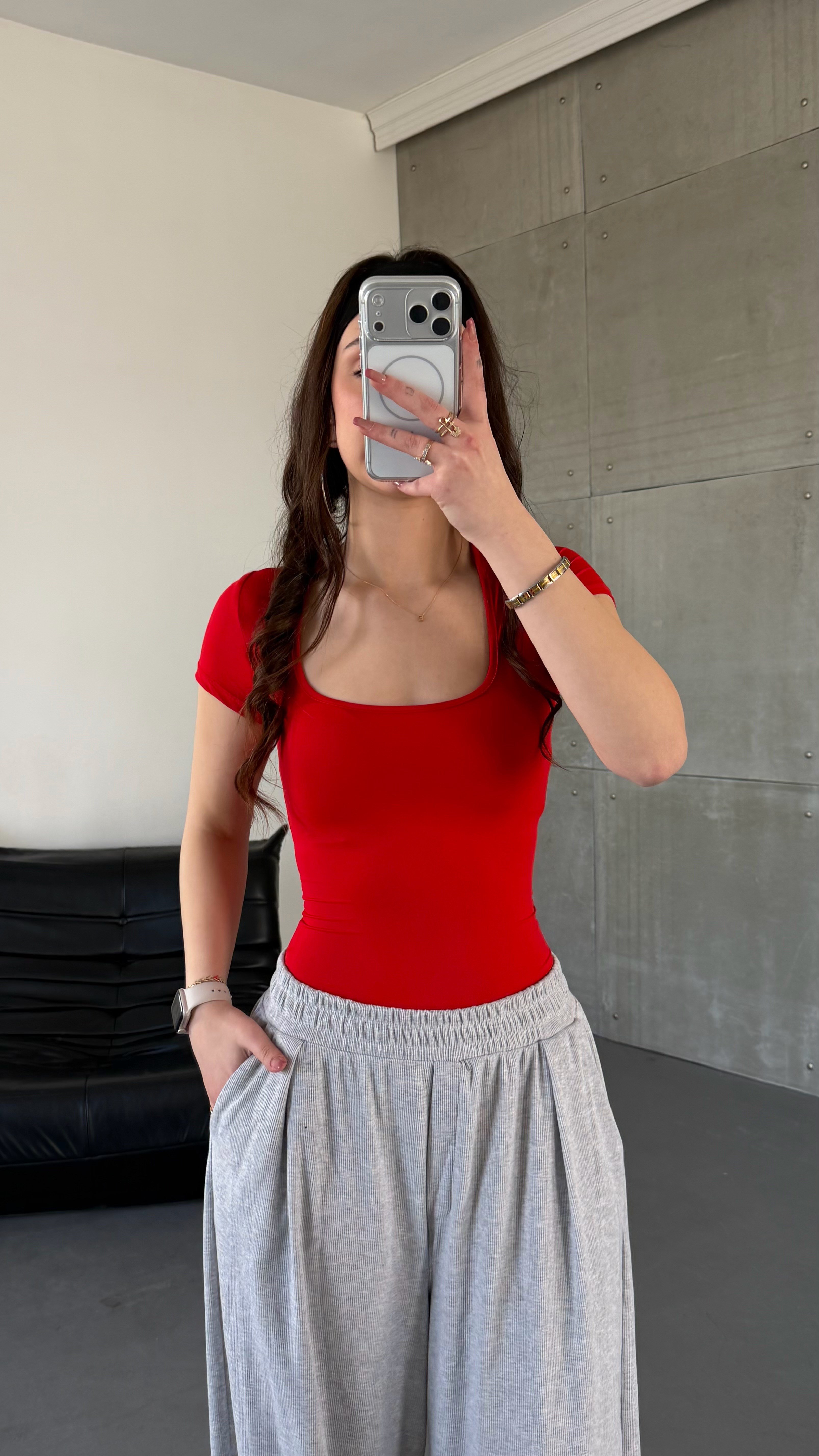 Fit Gösteren Basic Tişört Kırmızı