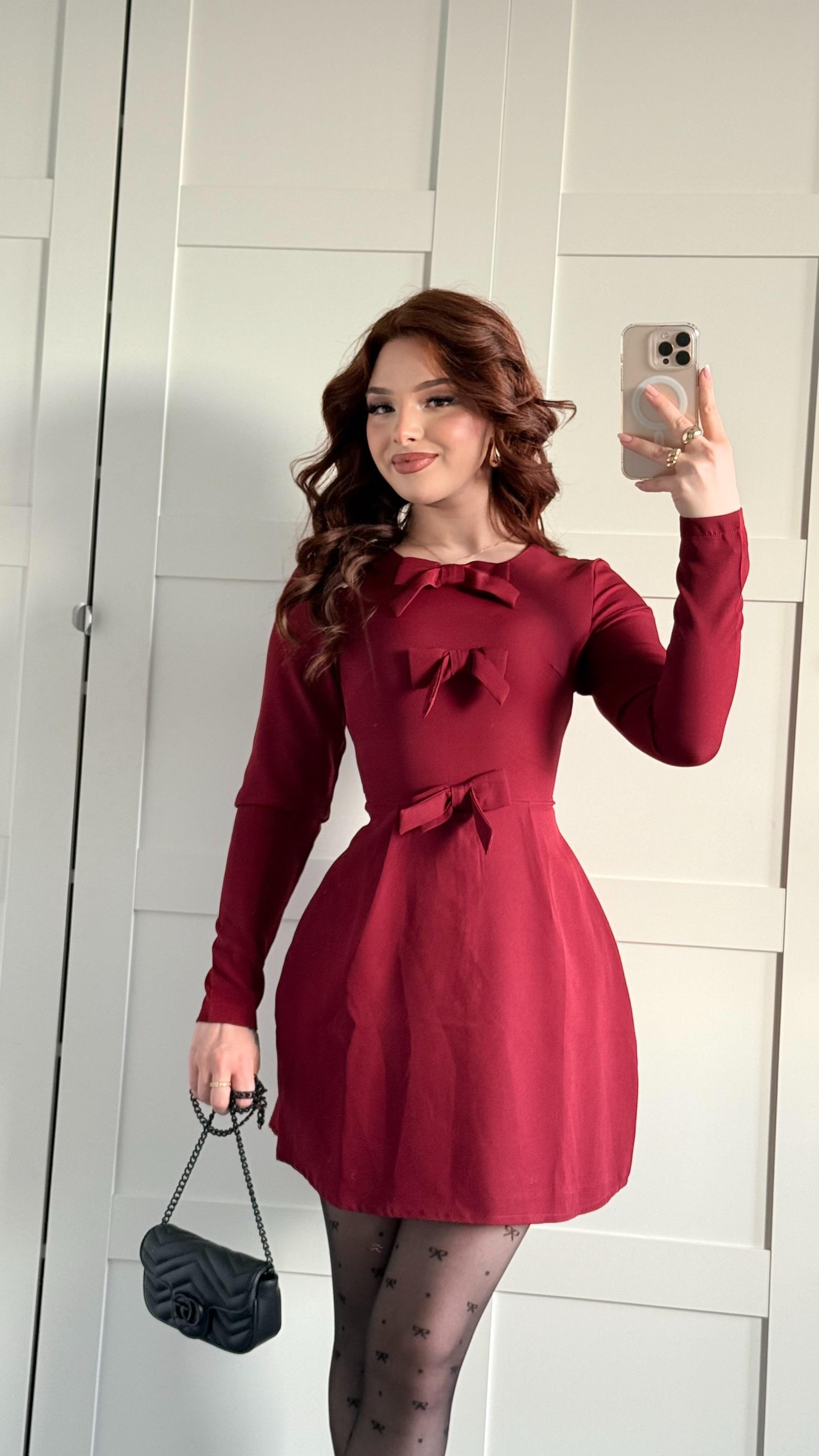 Fiyonlu Yaka Kısa Elbise Bordo