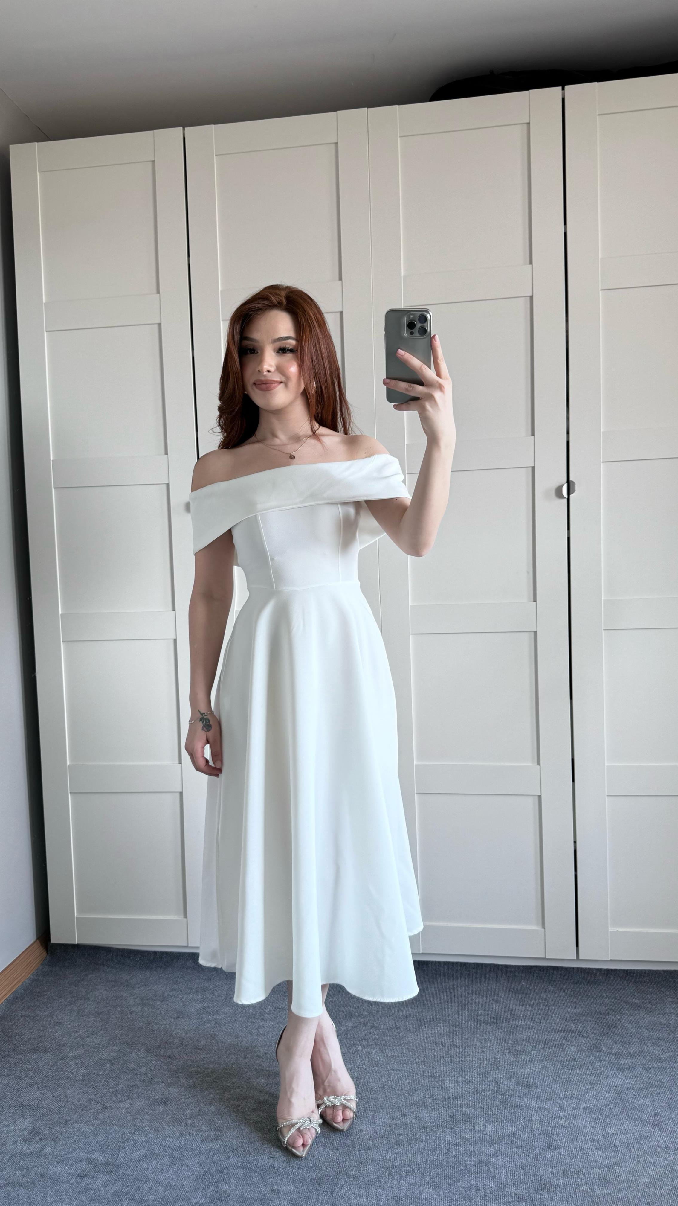 Gala Kayık Omuz Beyaz Elbise