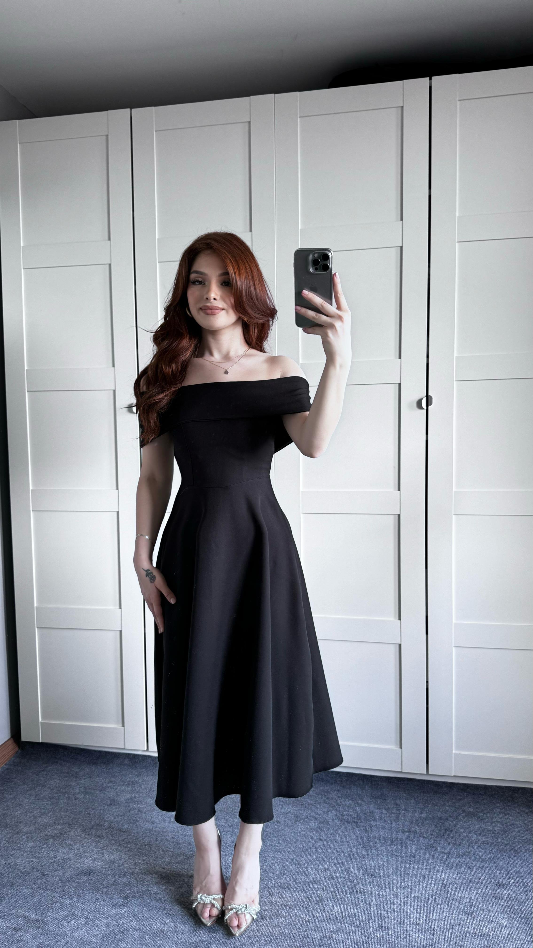 Gala Kayık Omuz Siyah Elbise