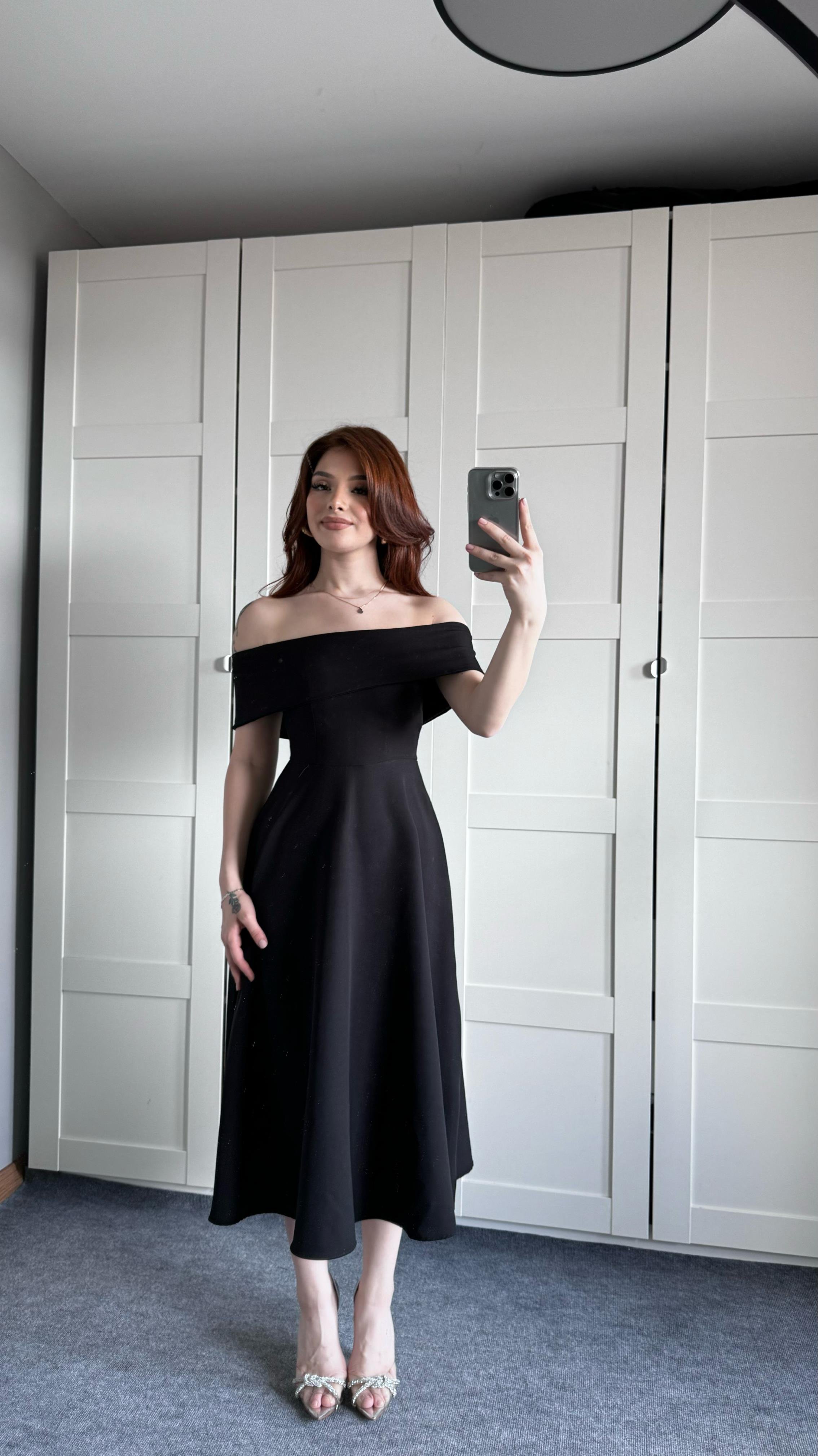 Gala Kayık Omuz Siyah Elbise