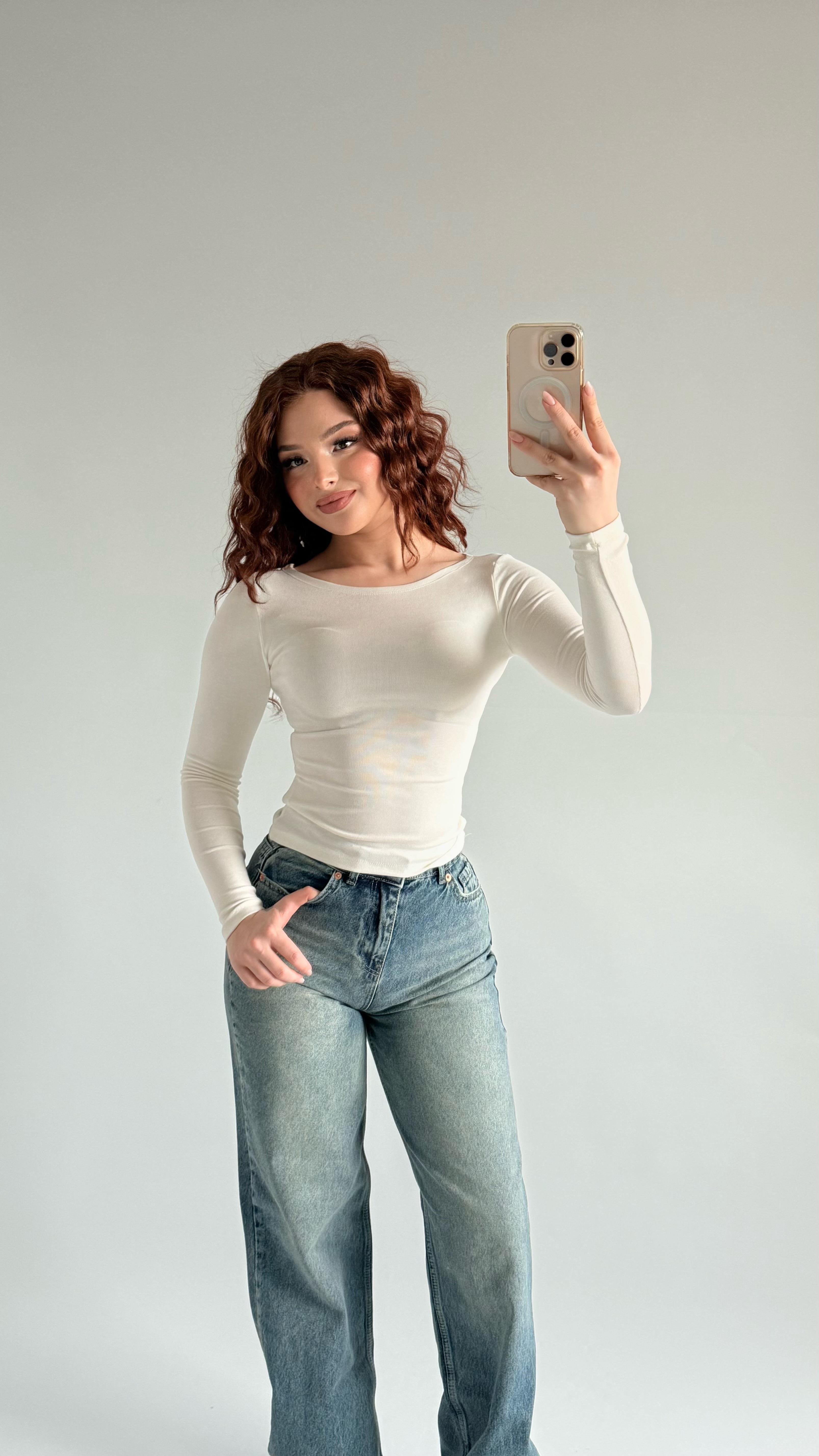 Geniş Oval Yaka Pamuklu Bluz Beyaz