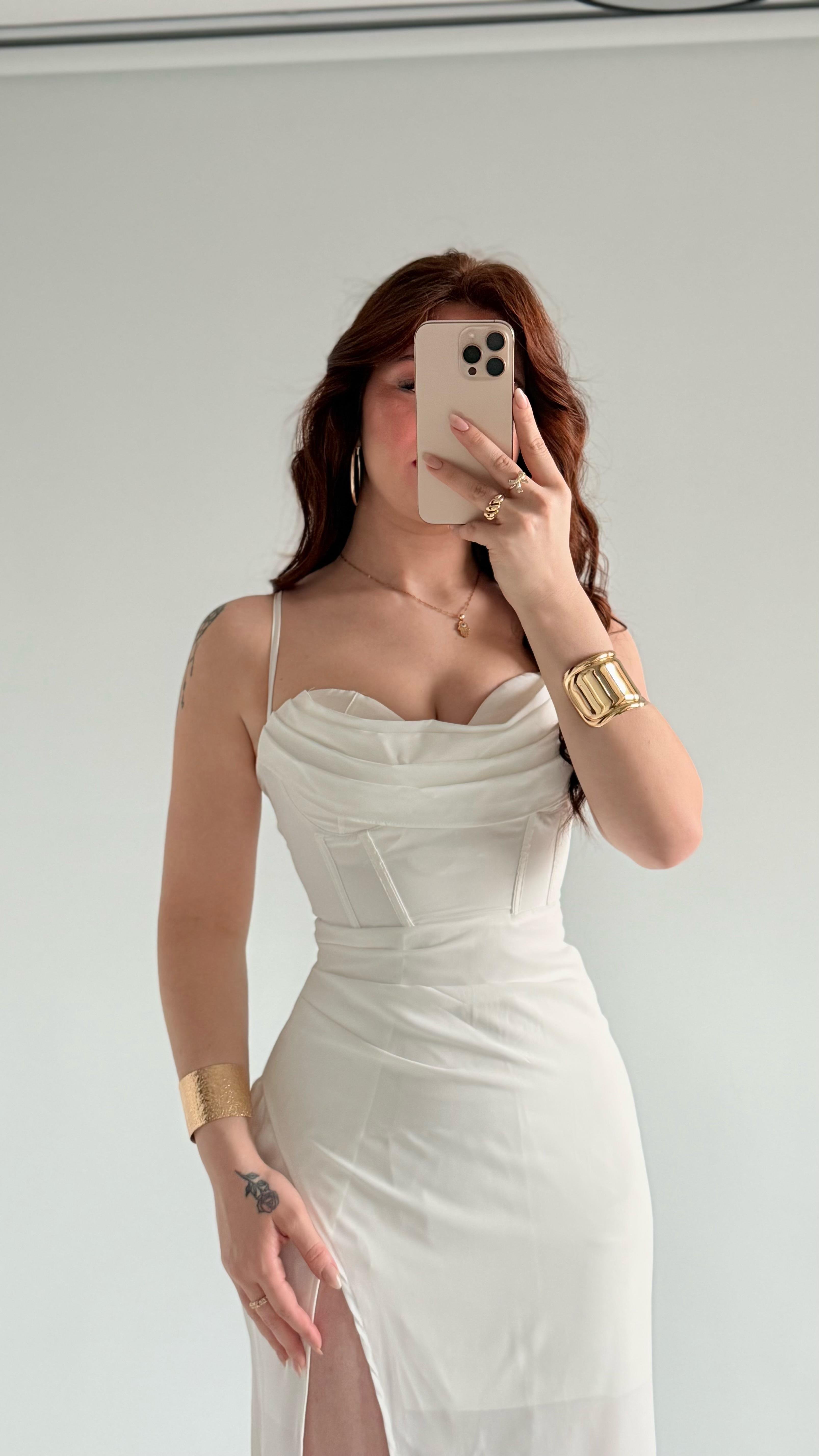 Göğüs Degajeli Elbise Uzun Beyaz