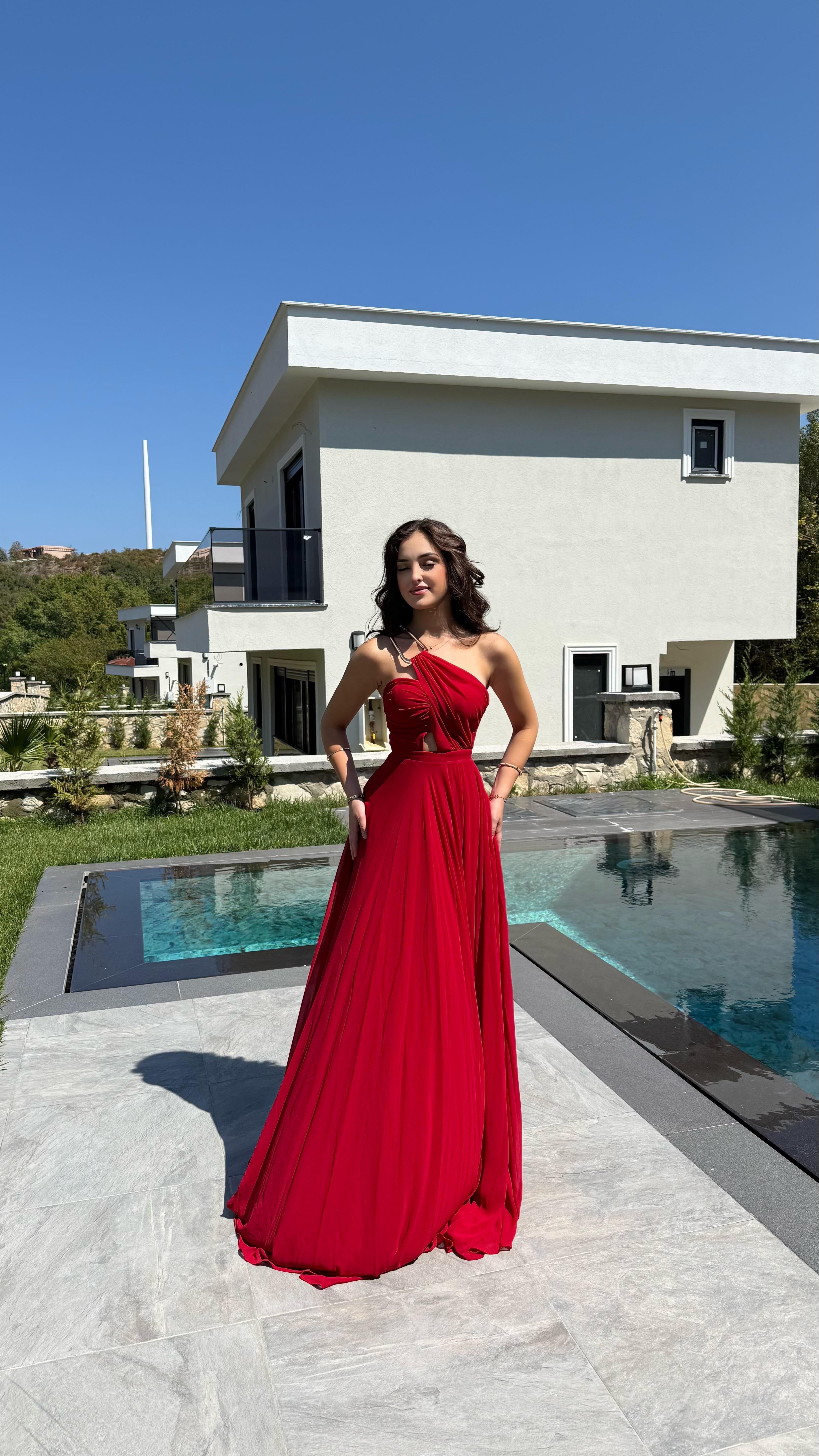 Gold Tokalı Tek Omuz Abiye Kırmızı