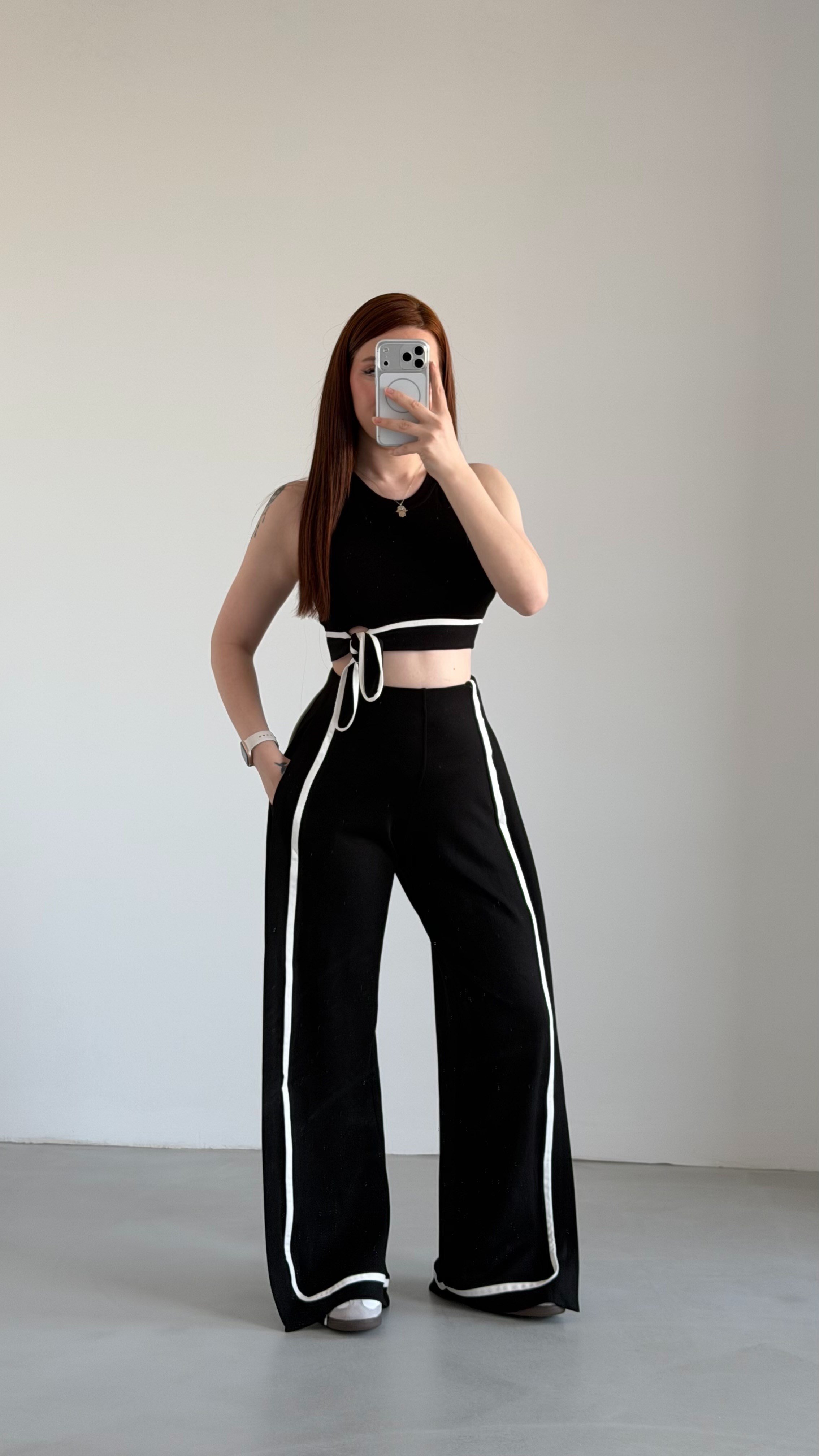 Hadise Crop Bağlama Takım Siyah