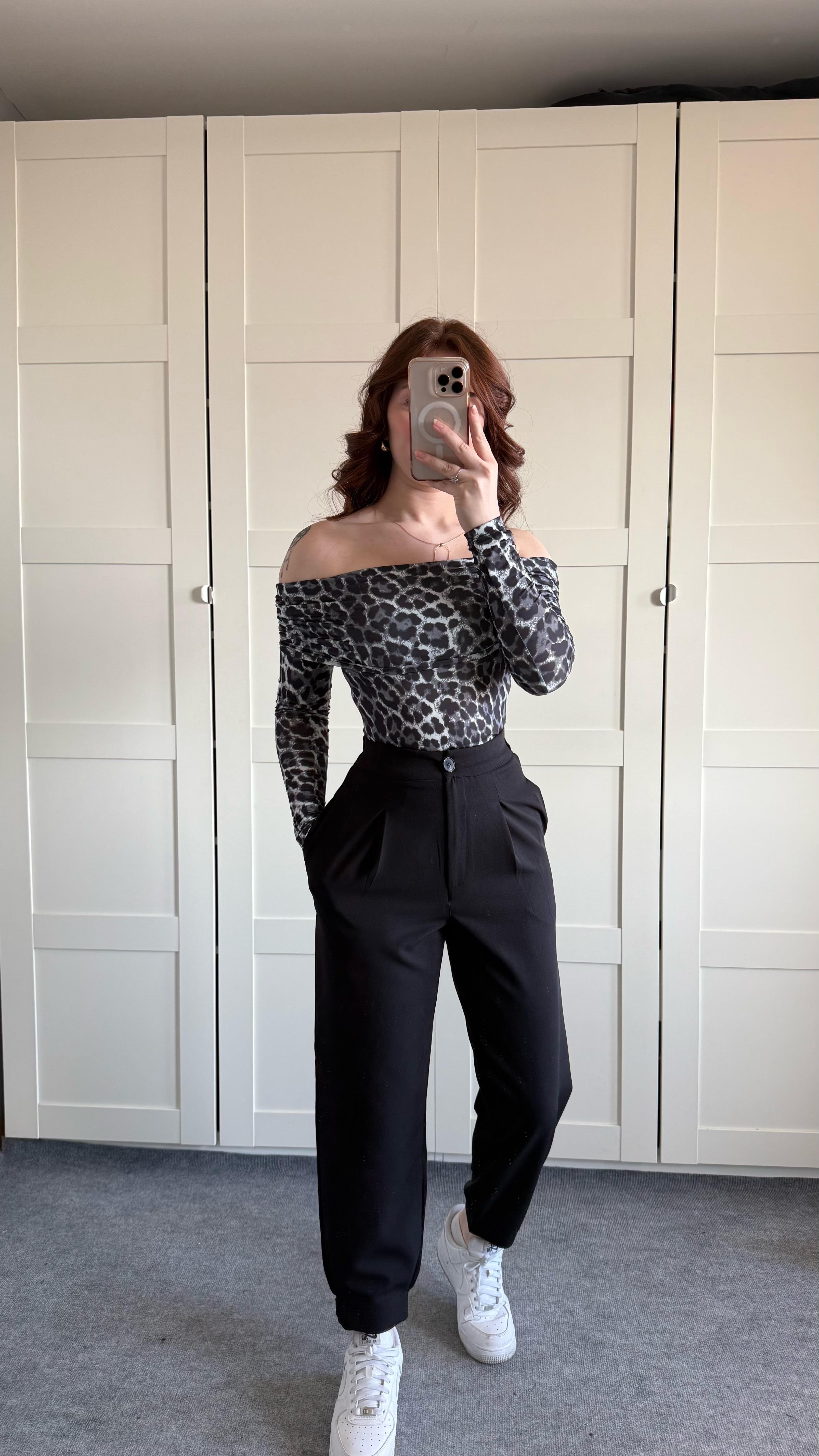 Havuç Beli Lastikli Düğmeli Pantolon Siyah