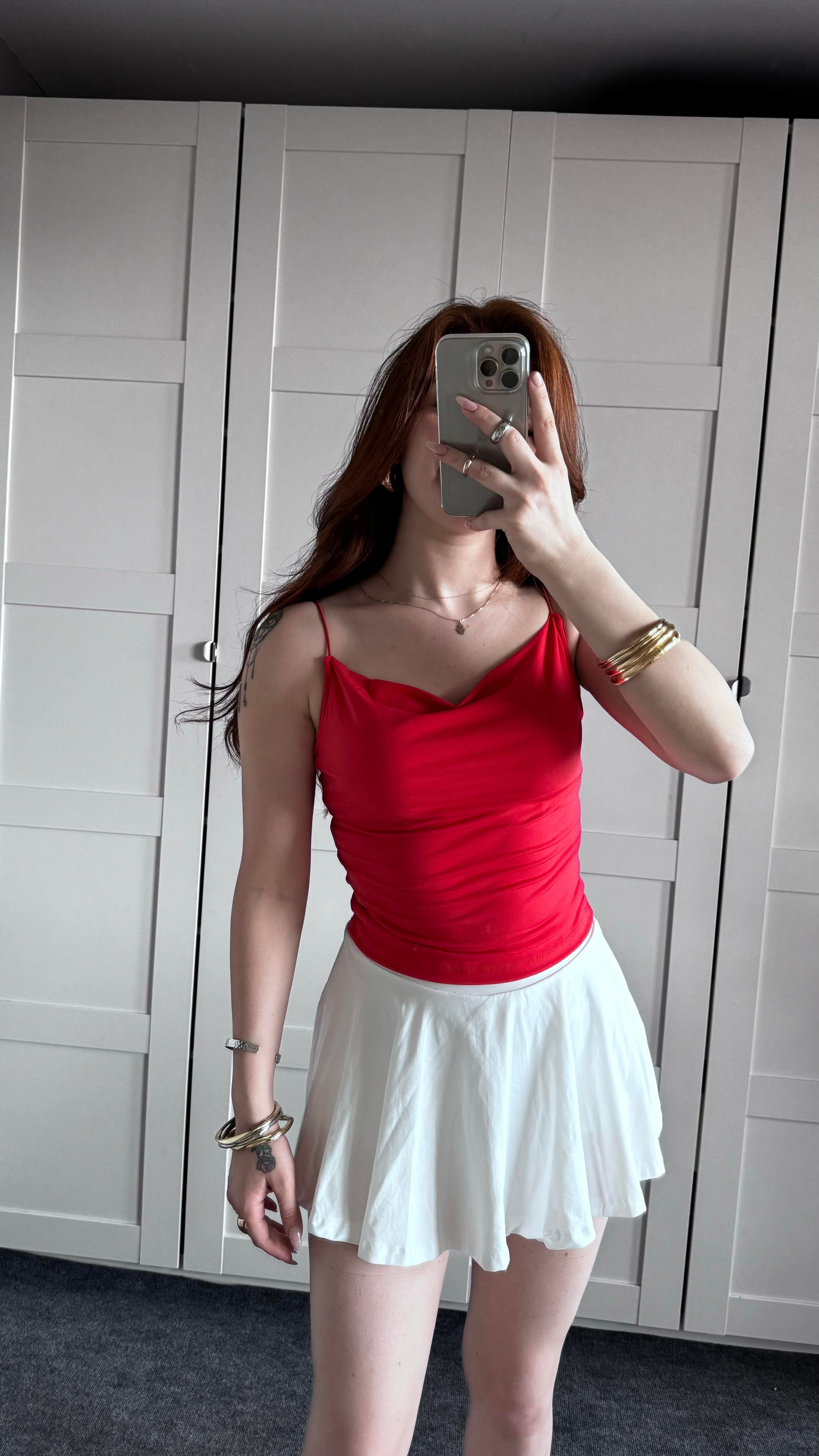 İp Askılı Degaje Yaka Nar Çiçeği Crop